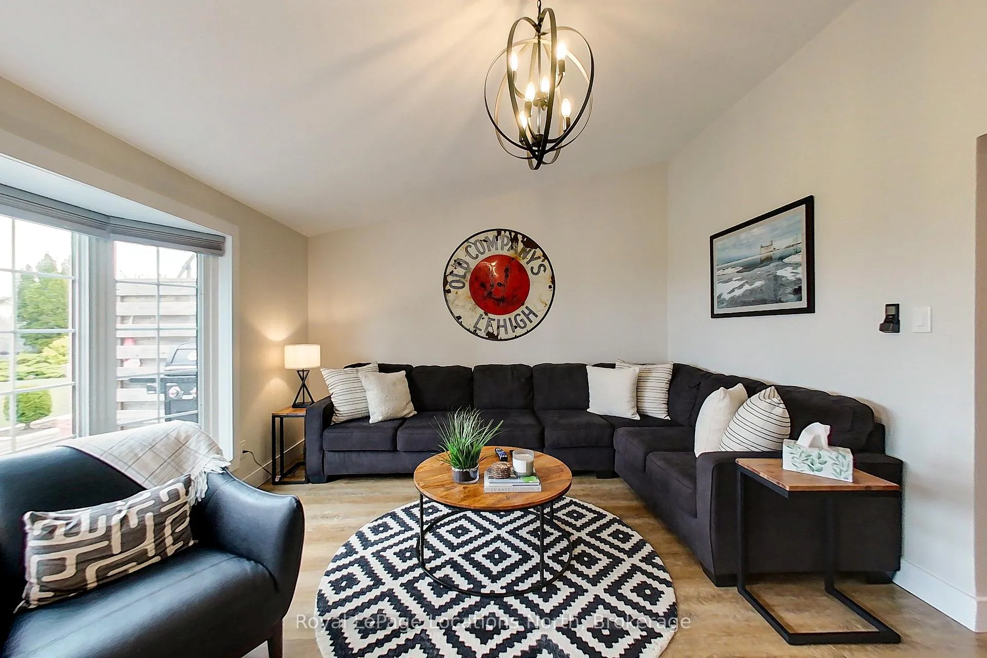 Photo 19 of Unit 6, 139 Lakeshore Road E, Blue Mountains — HOMEH