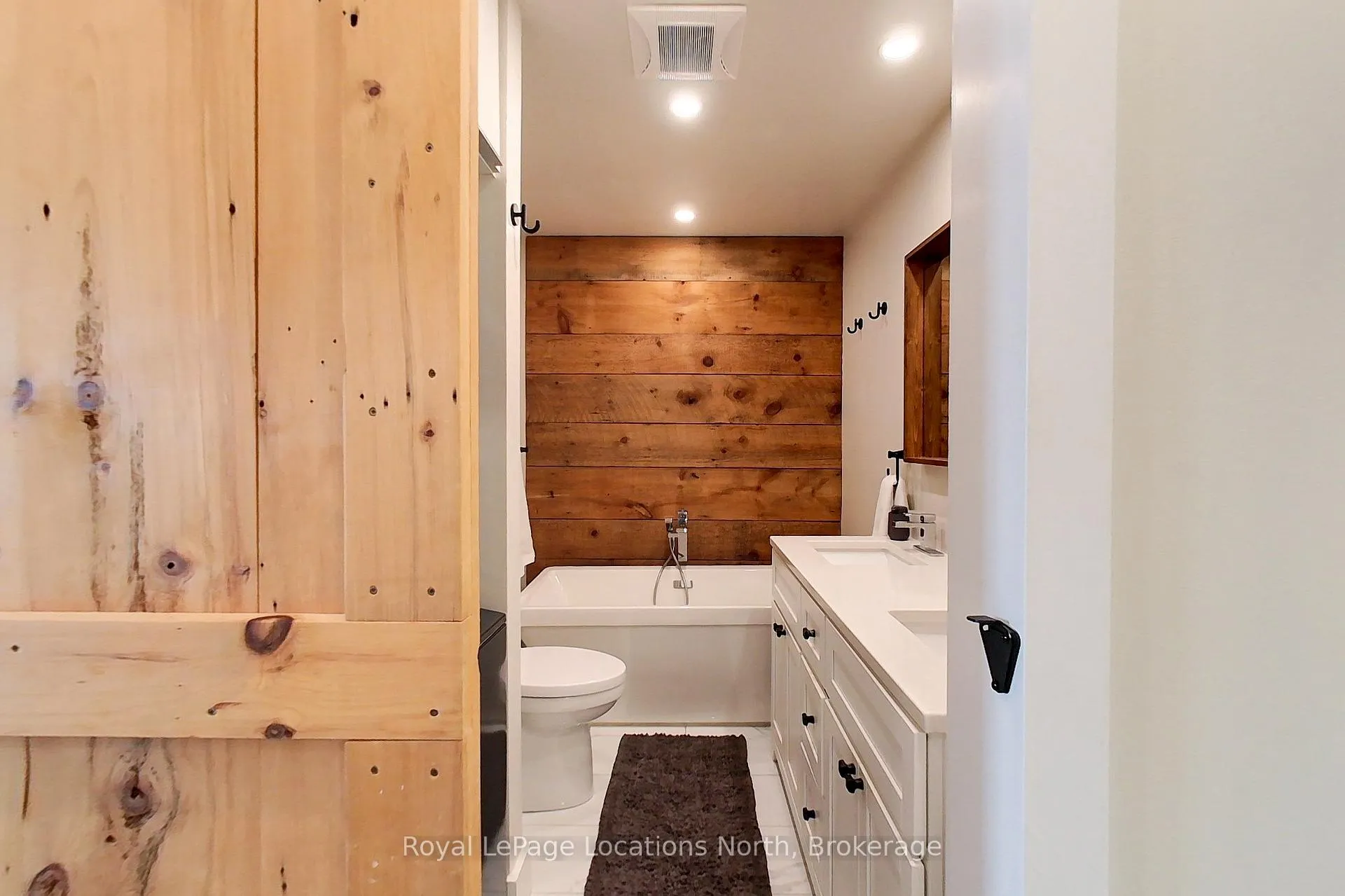 Photo 31 of Unit 6, 139 Lakeshore Road E, Blue Mountains — HOMEH
