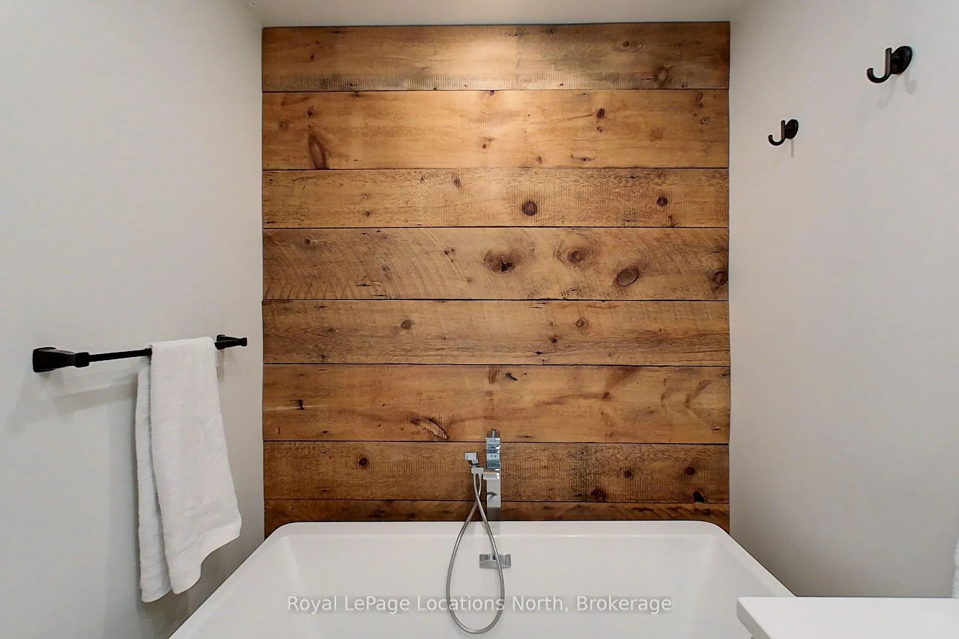 Photo 33 of Unit 6, 139 Lakeshore Road E, Blue Mountains — HOMEH