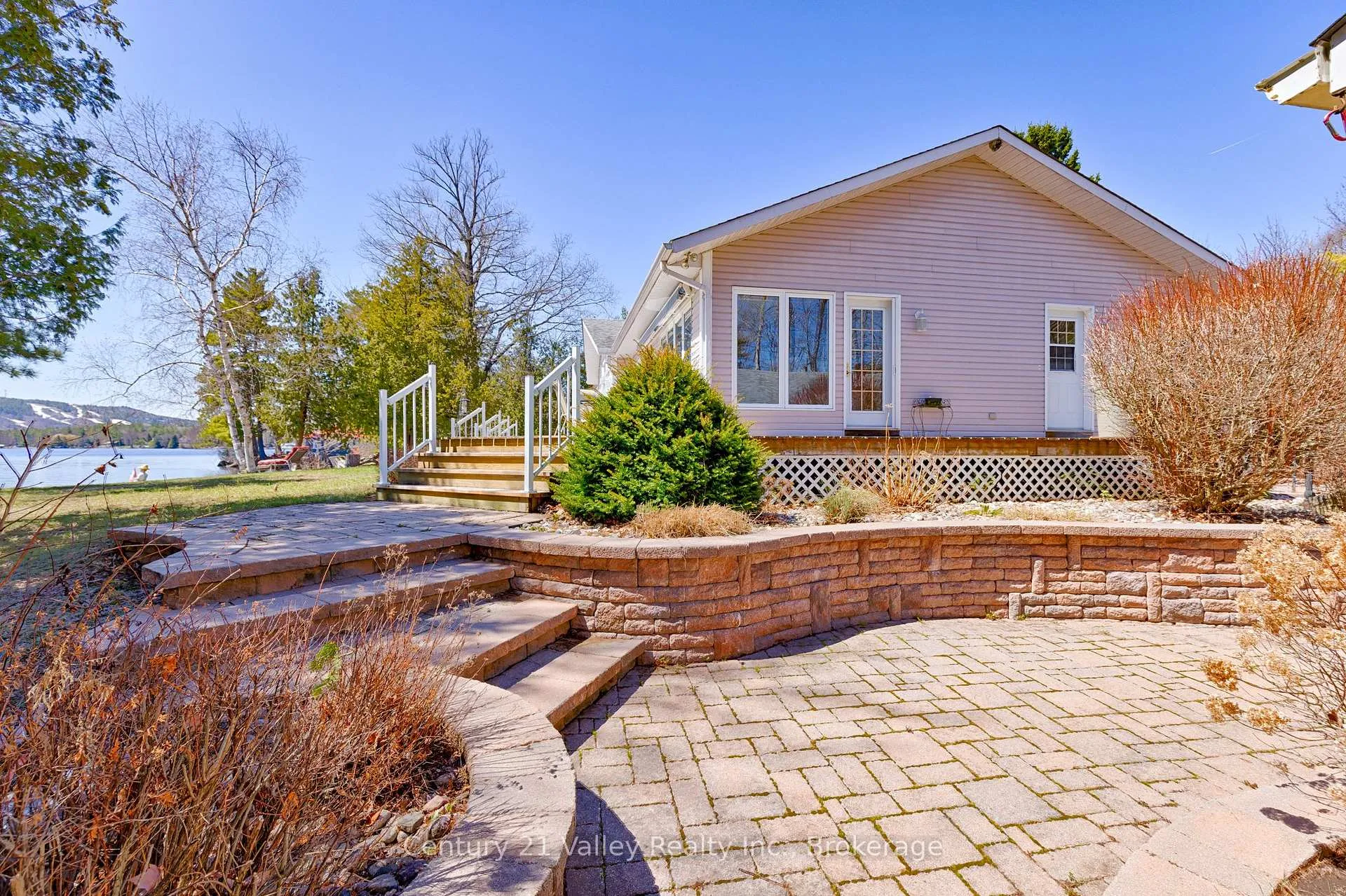 Front of 5377 Calabogie Road