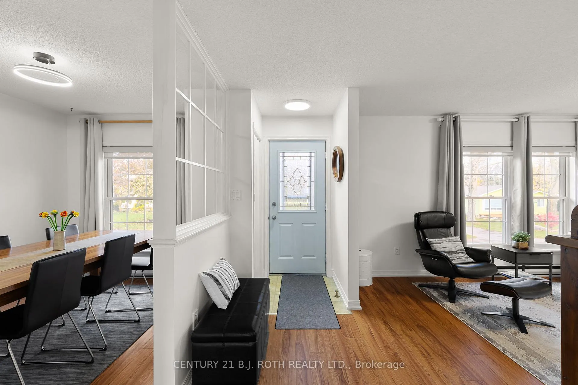 Photo 2 of 60 Tamarack Drive, Oro-Medonte, Rural Oro-Medonte — HOMEH