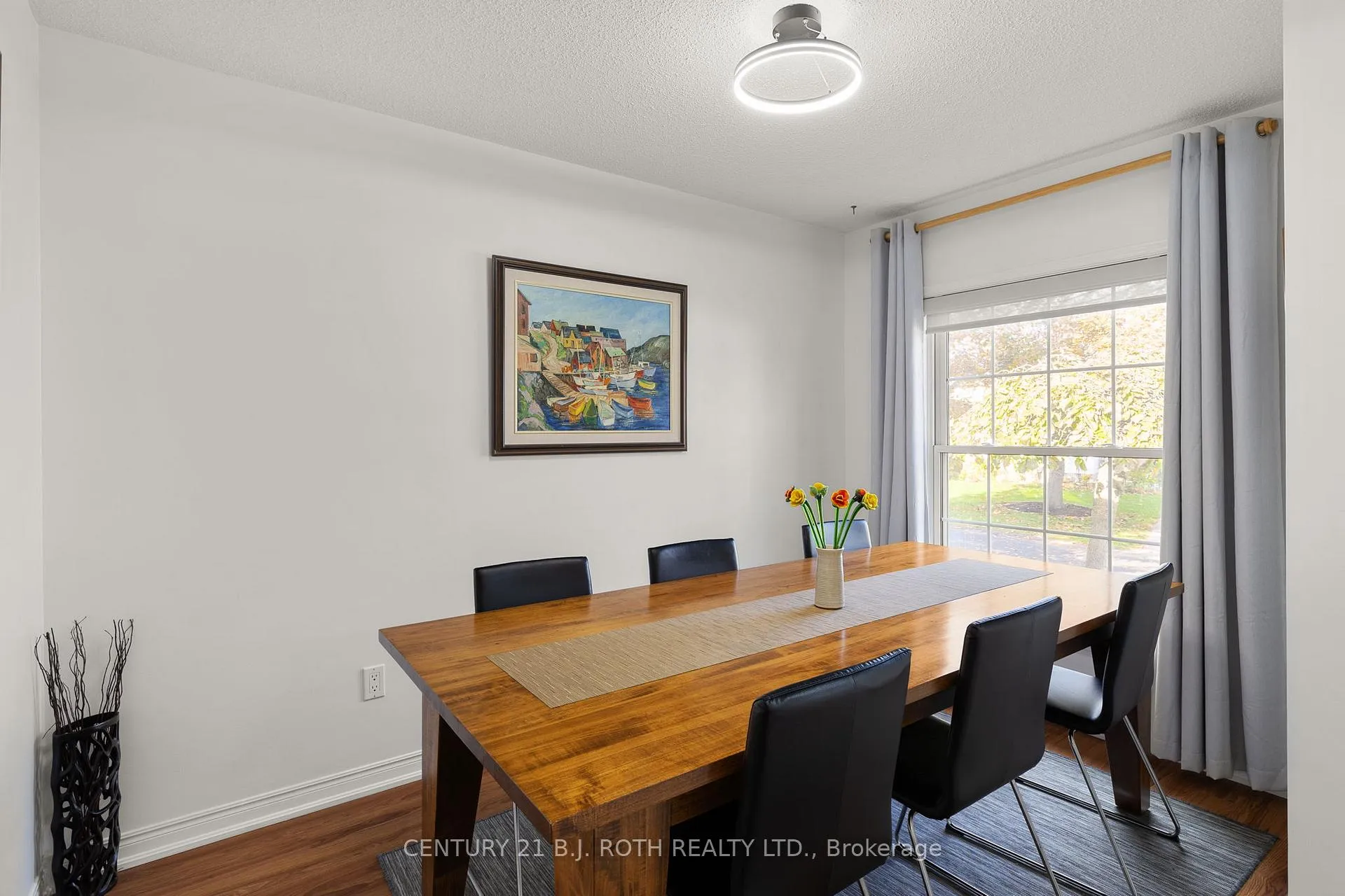 Photo 4 of 60 Tamarack Drive, Oro-Medonte, Rural Oro-Medonte — HOMEH