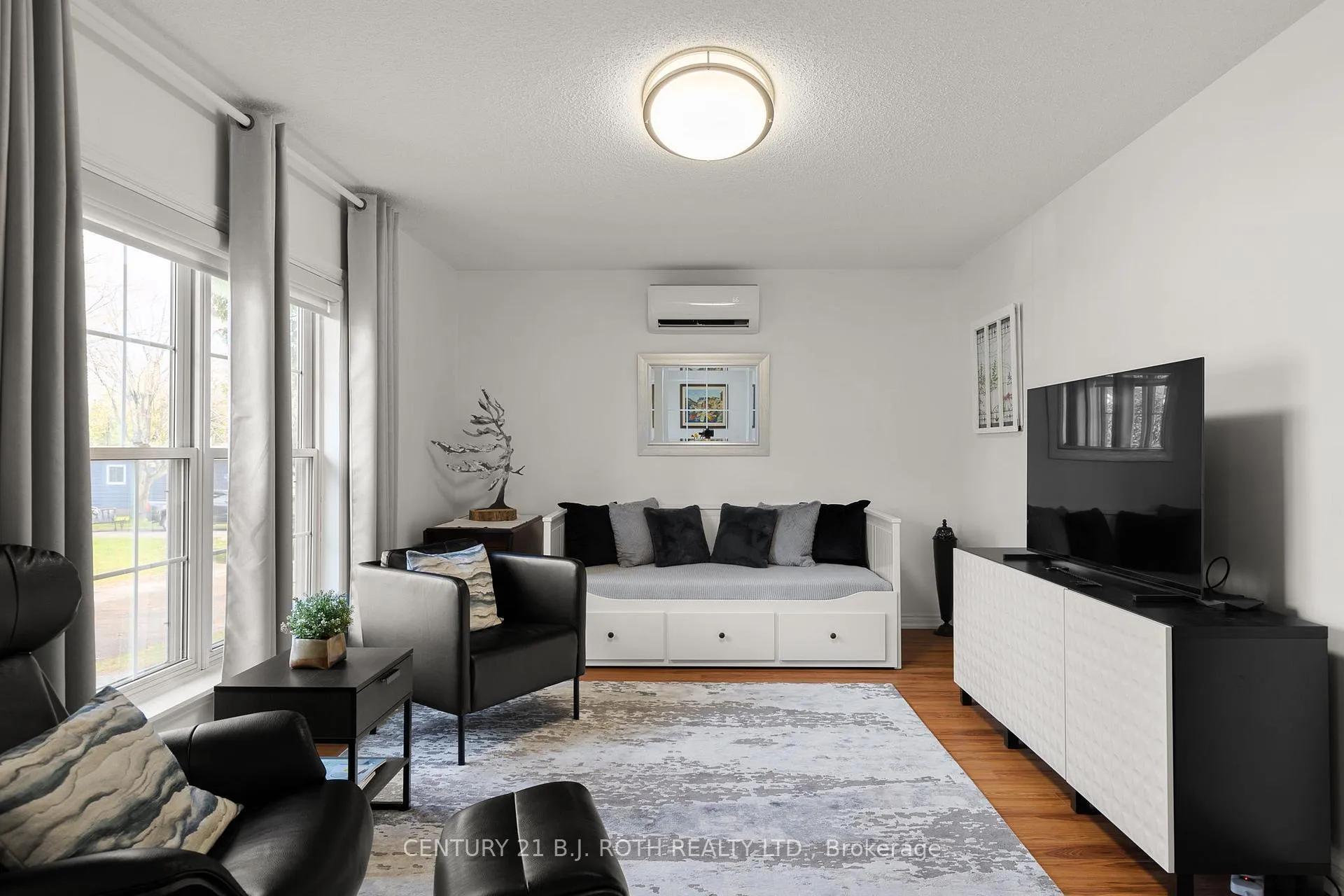 Photo 6 of 60 Tamarack Drive, Oro-Medonte, Rural Oro-Medonte — HOMEH