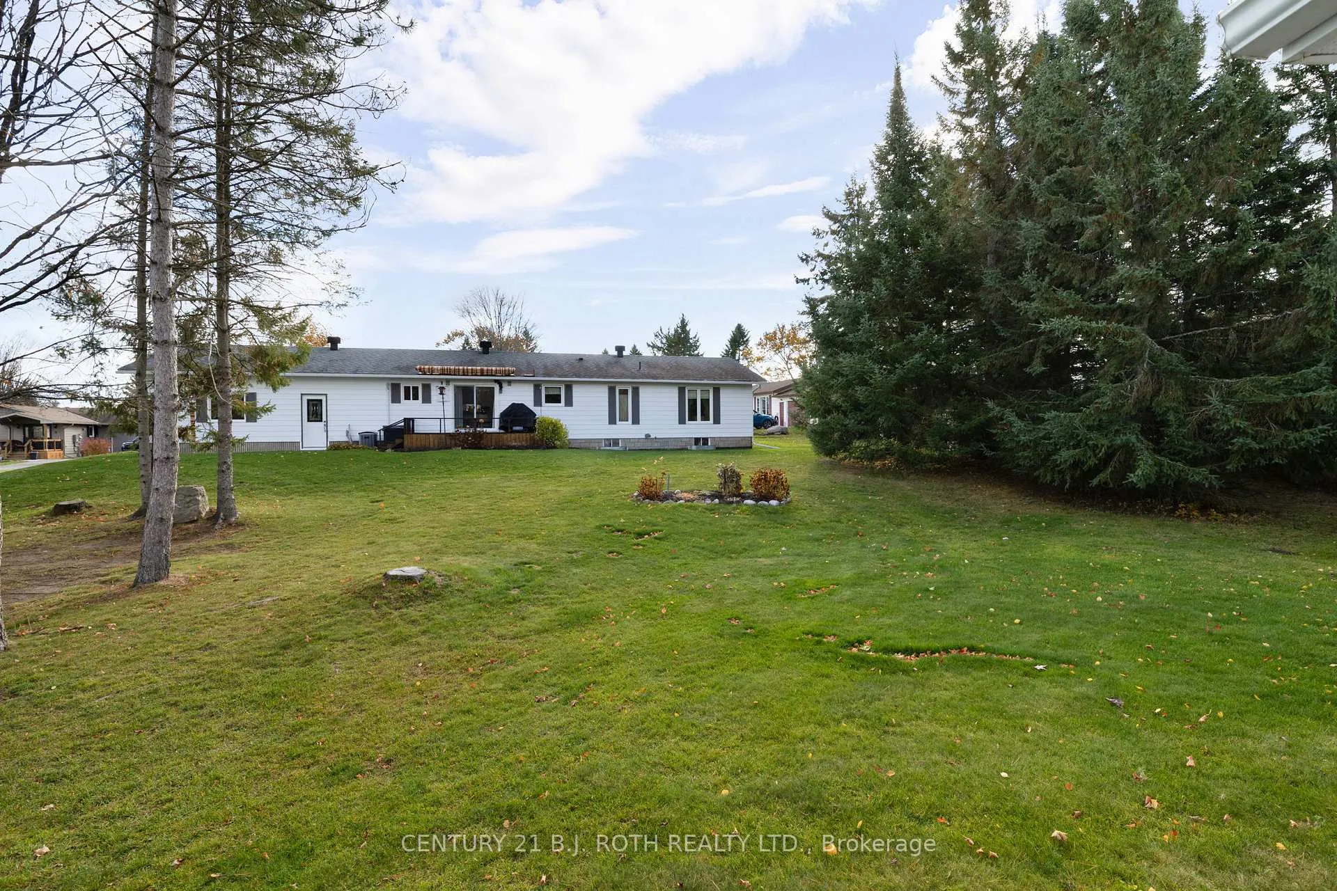Photo 23 of 60 Tamarack Drive, Oro-Medonte, Rural Oro-Medonte — HOMEH