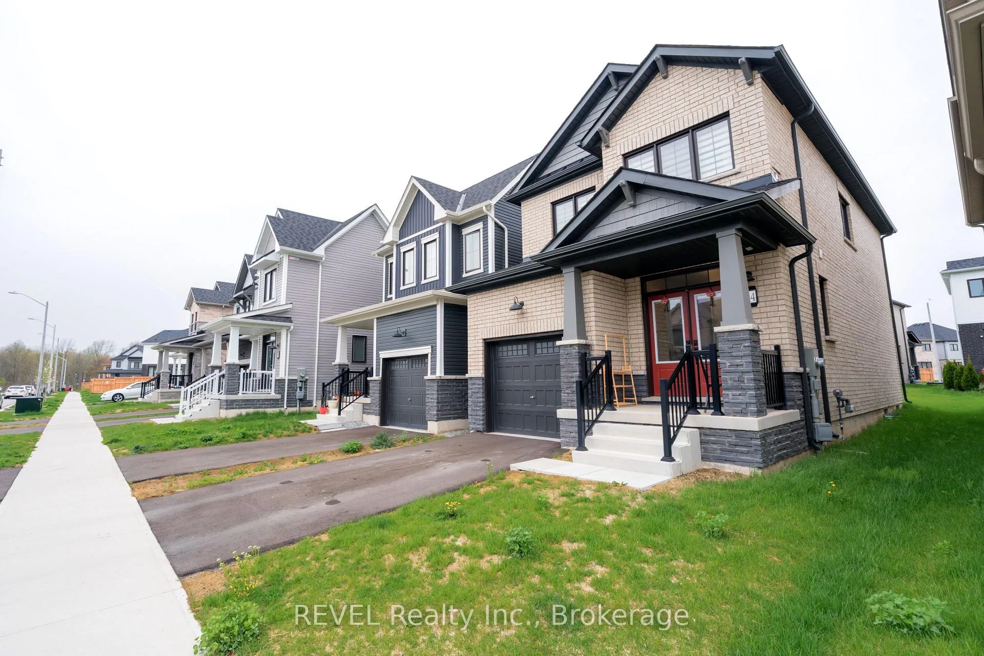 Photo 3 of 64 Stern Drive, Welland, Dain City — HOMEH
