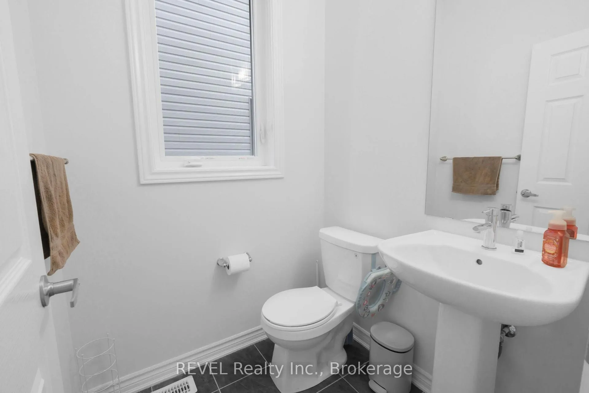 Photo 7 of 64 Stern Drive, Welland, Dain City — HOMEH