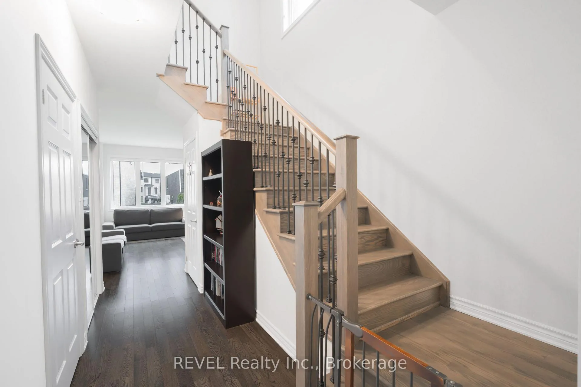 Photo 9 of 64 Stern Drive, Welland, Dain City — HOMEH
