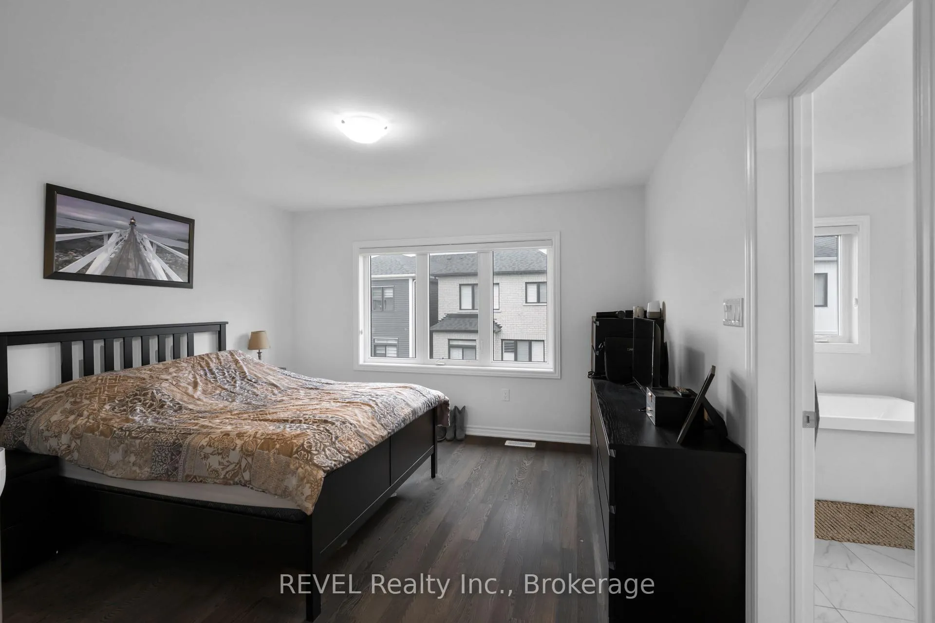 Photo 16 of 64 Stern Drive, Welland, Dain City — HOMEH
