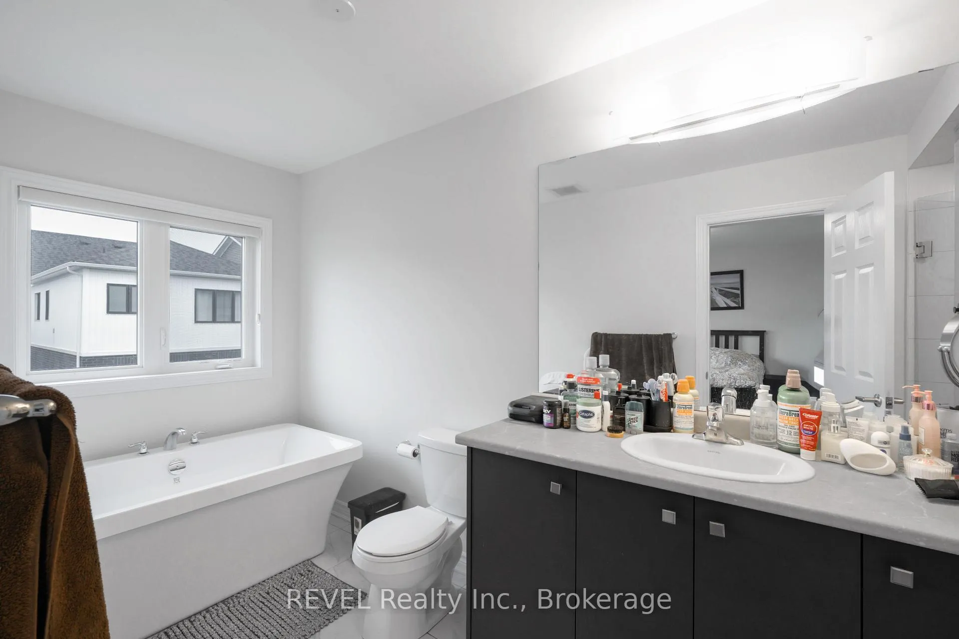 Photo 21 of 64 Stern Drive, Welland, Dain City — HOMEH