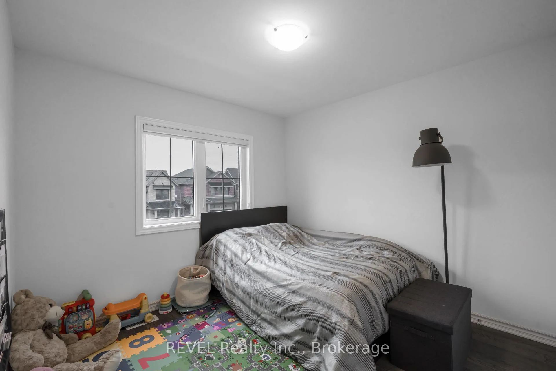Photo 22 of 64 Stern Drive, Welland, Dain City — HOMEH