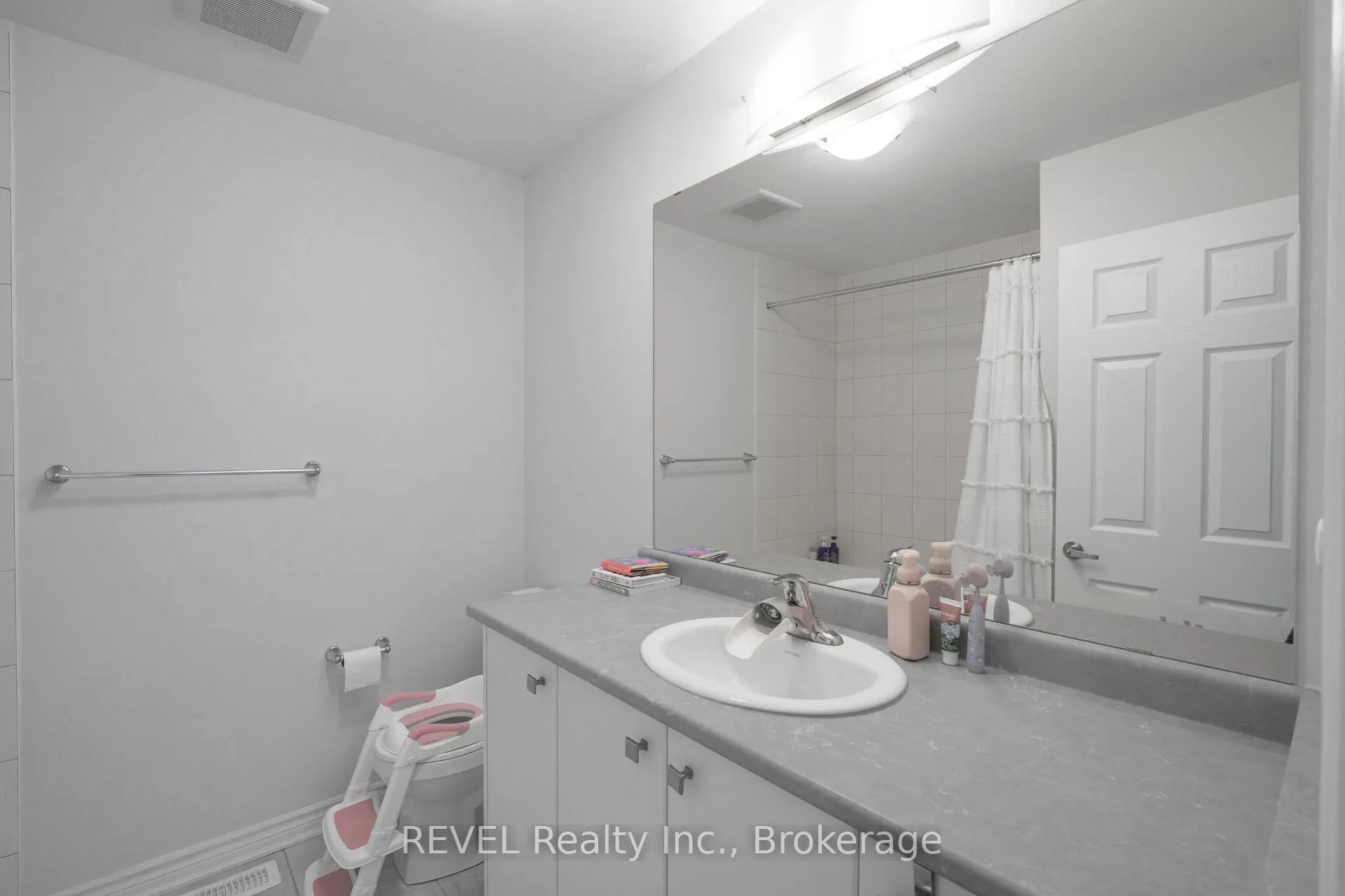 Photo 25 of 64 Stern Drive, Welland, Dain City — HOMEH