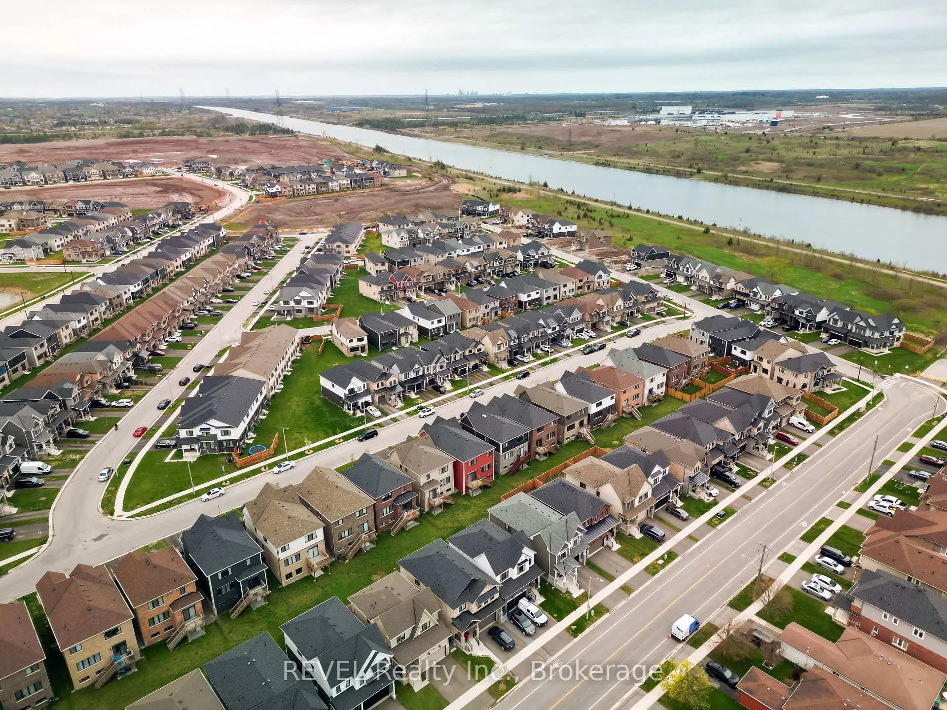 Photo 29 of 64 Stern Drive, Welland, Dain City — HOMEH