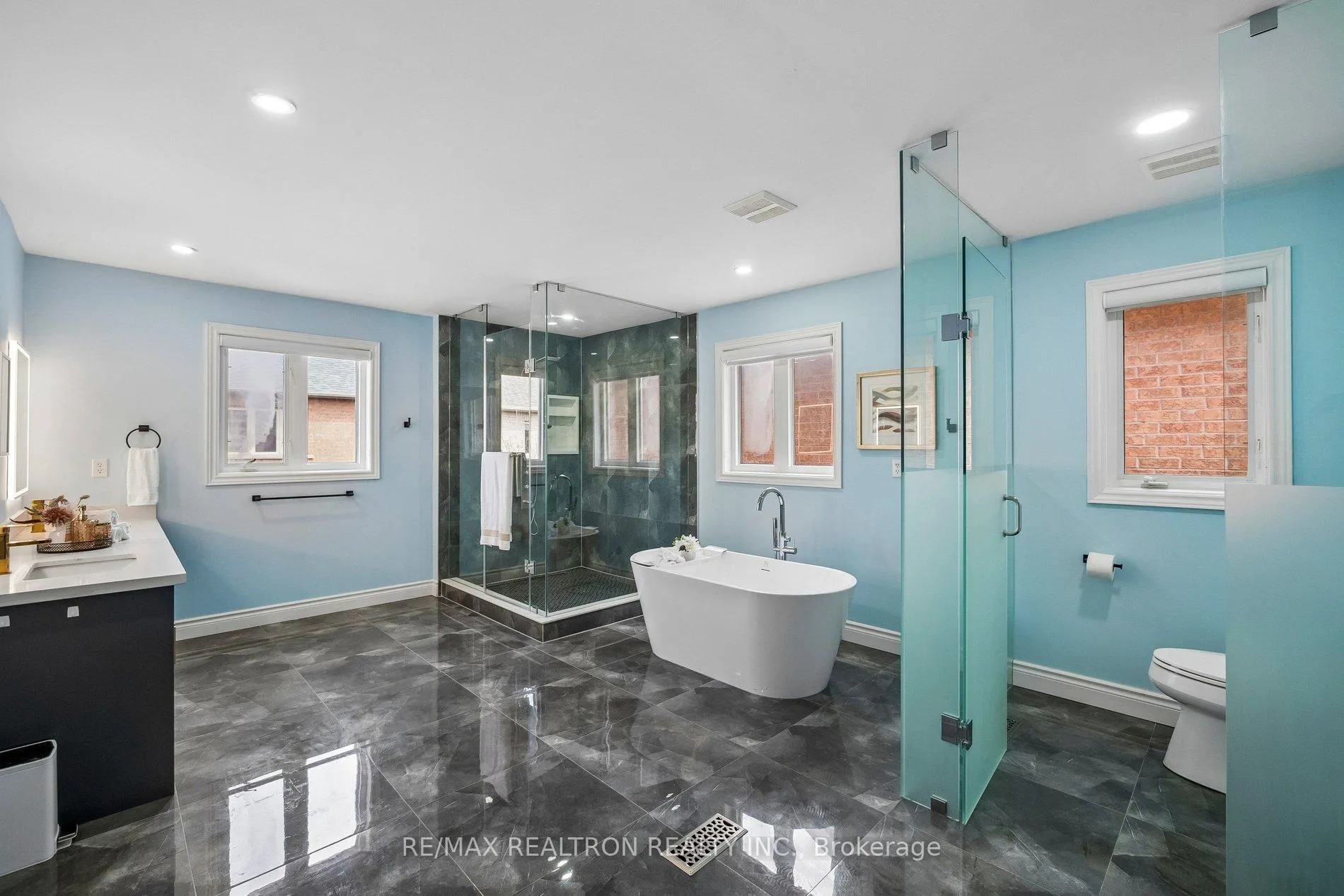 Photo 33 of 146 Seabreeze Avenue, Vaughan, Patterson — HOMEH