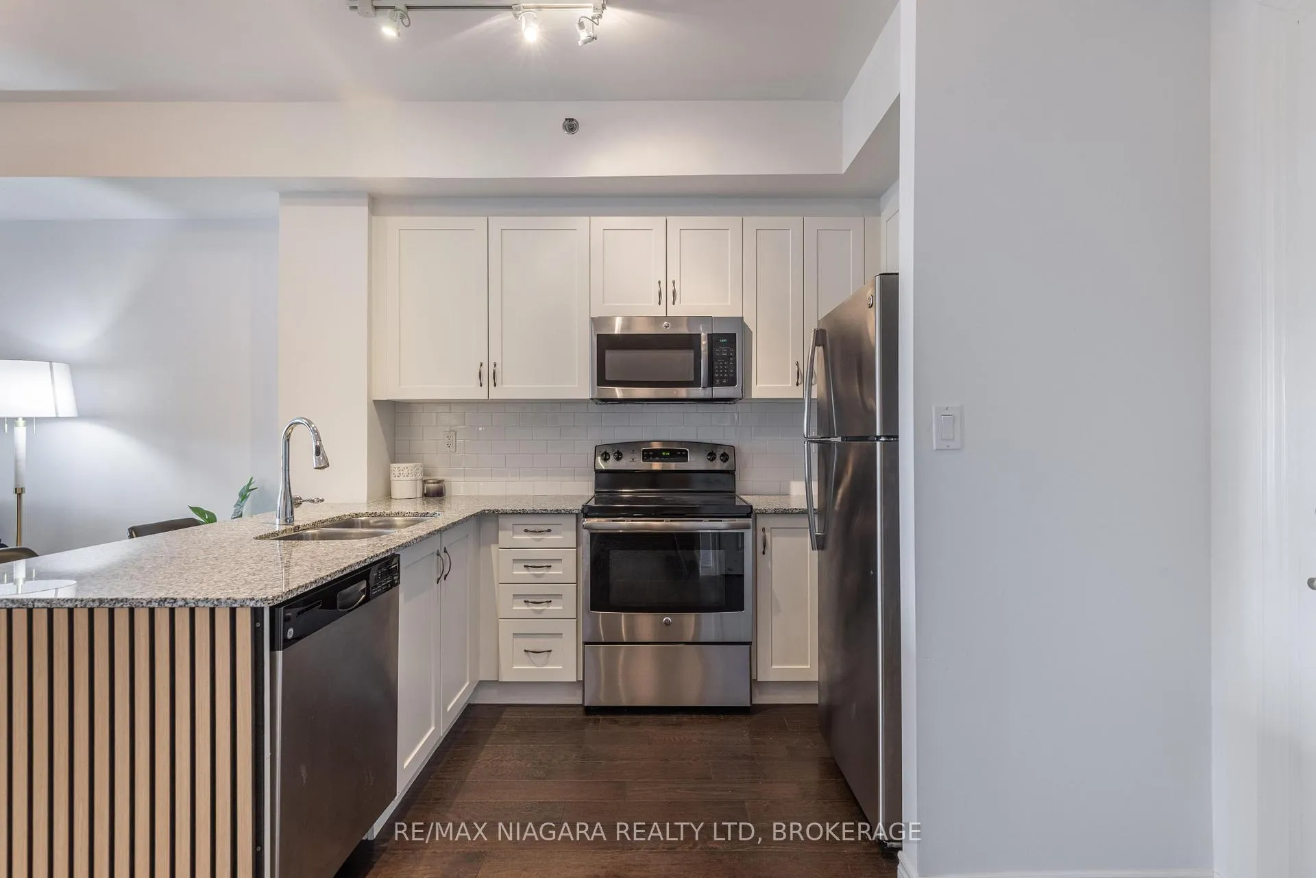 Photo 3 of Unit 203, 34 Plains Road E, Burlington, LaSalle — HOMEH