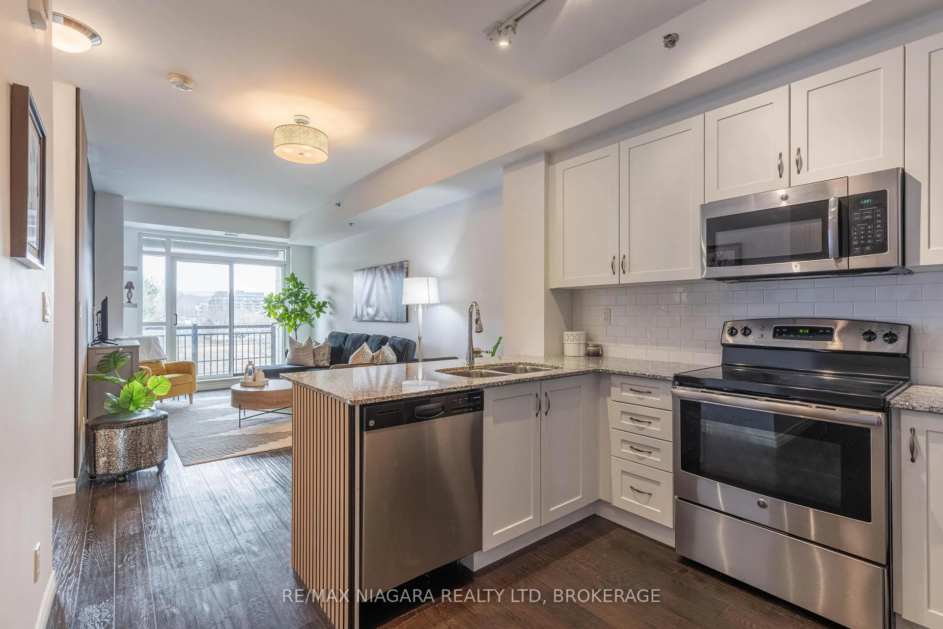 Photo 4 of Unit 203, 34 Plains Road E, Burlington, LaSalle — HOMEH