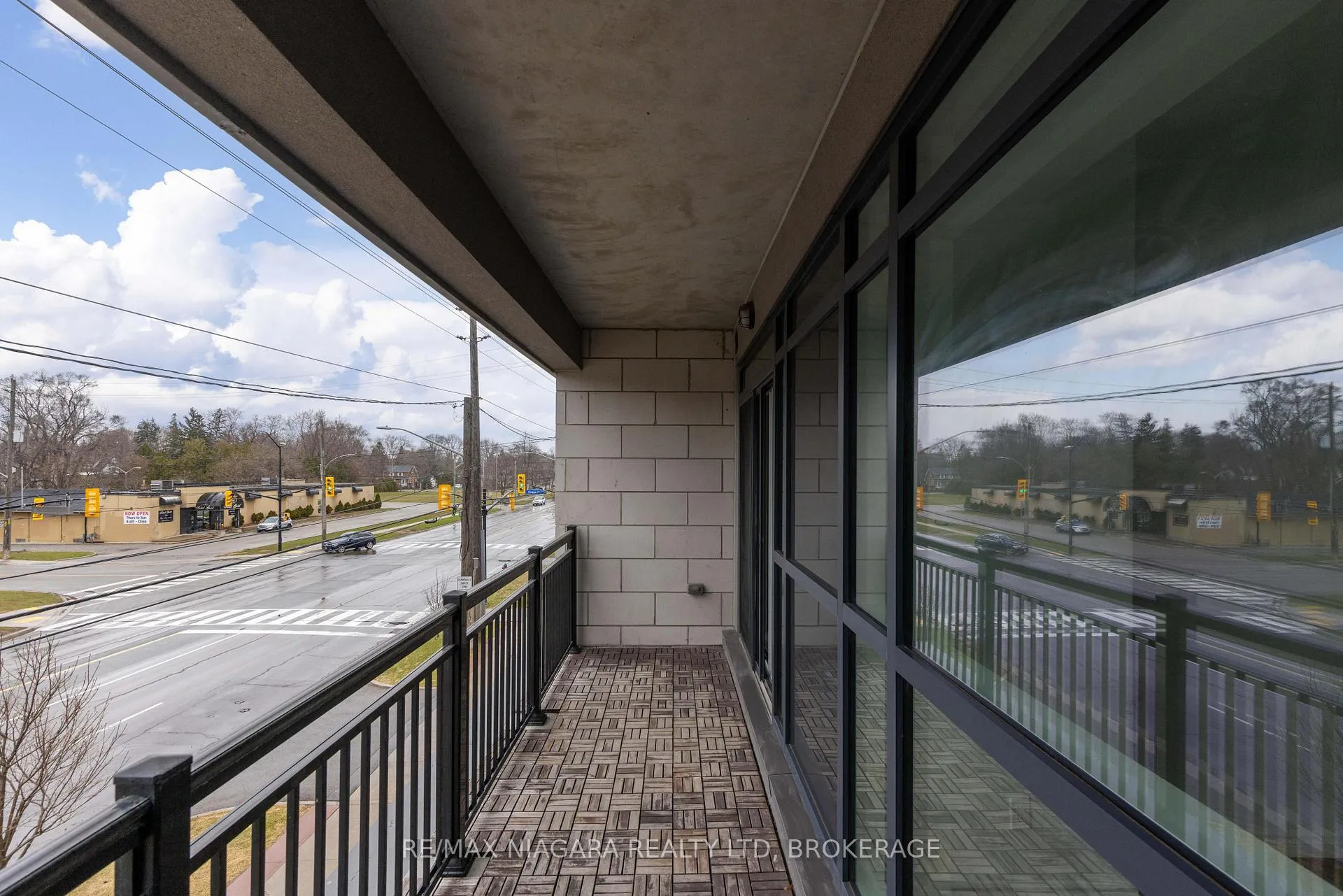Photo 8 of Unit 203, 34 Plains Road E, Burlington, LaSalle — HOMEH