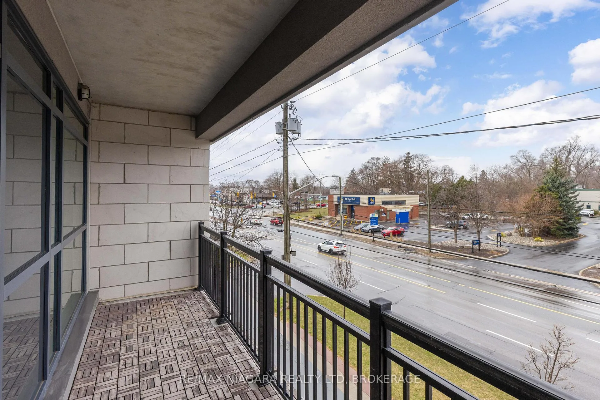 Photo 9 of Unit 203, 34 Plains Road E, Burlington, LaSalle — HOMEH