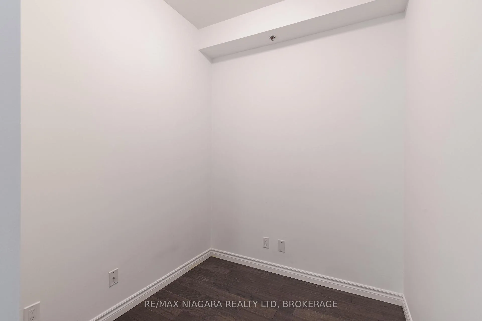 Photo 14 of Unit 203, 34 Plains Road E, Burlington, LaSalle — HOMEH