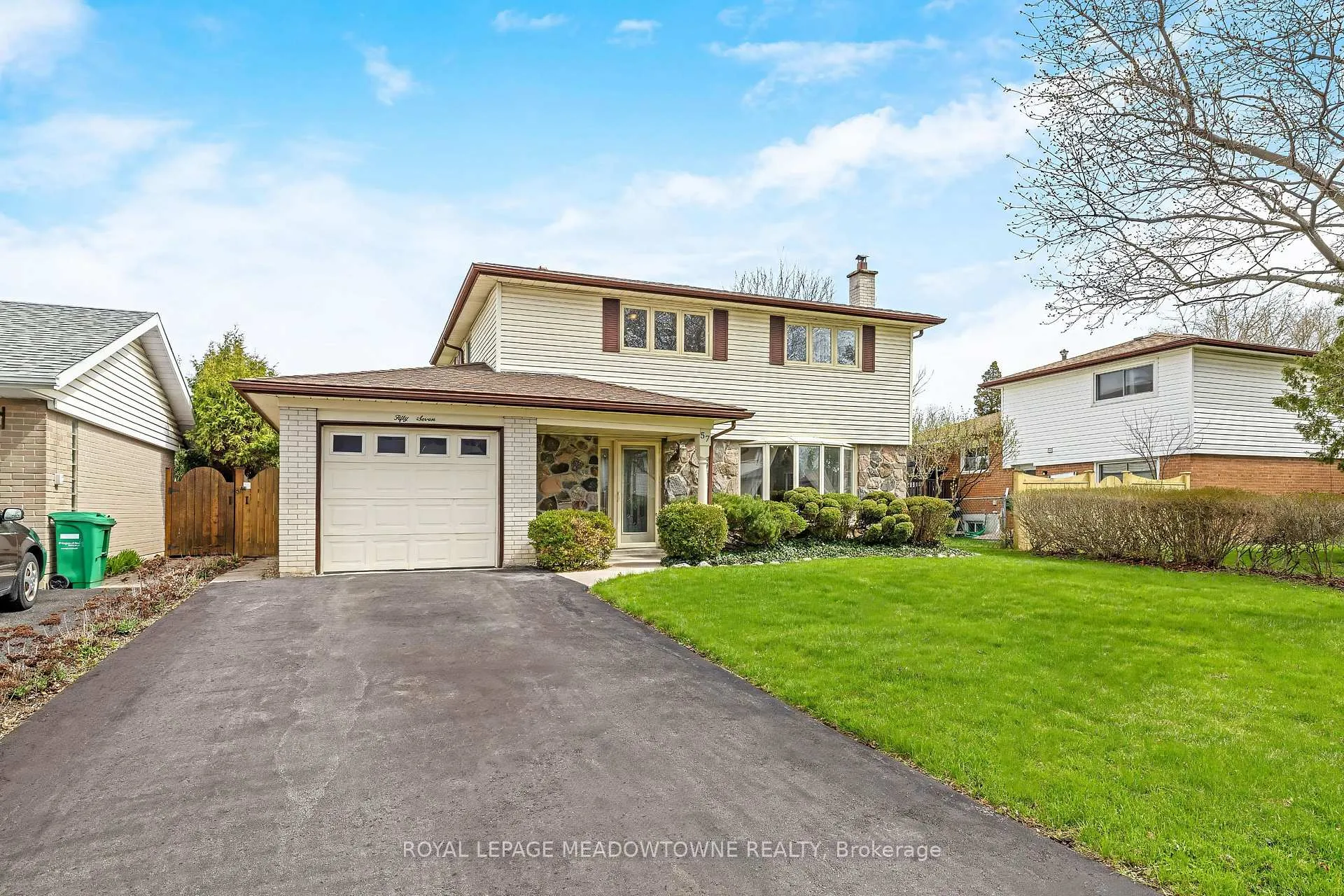 Photo 2 of 57 Inglewood Drive, Brampton, Brampton East — HOMEH