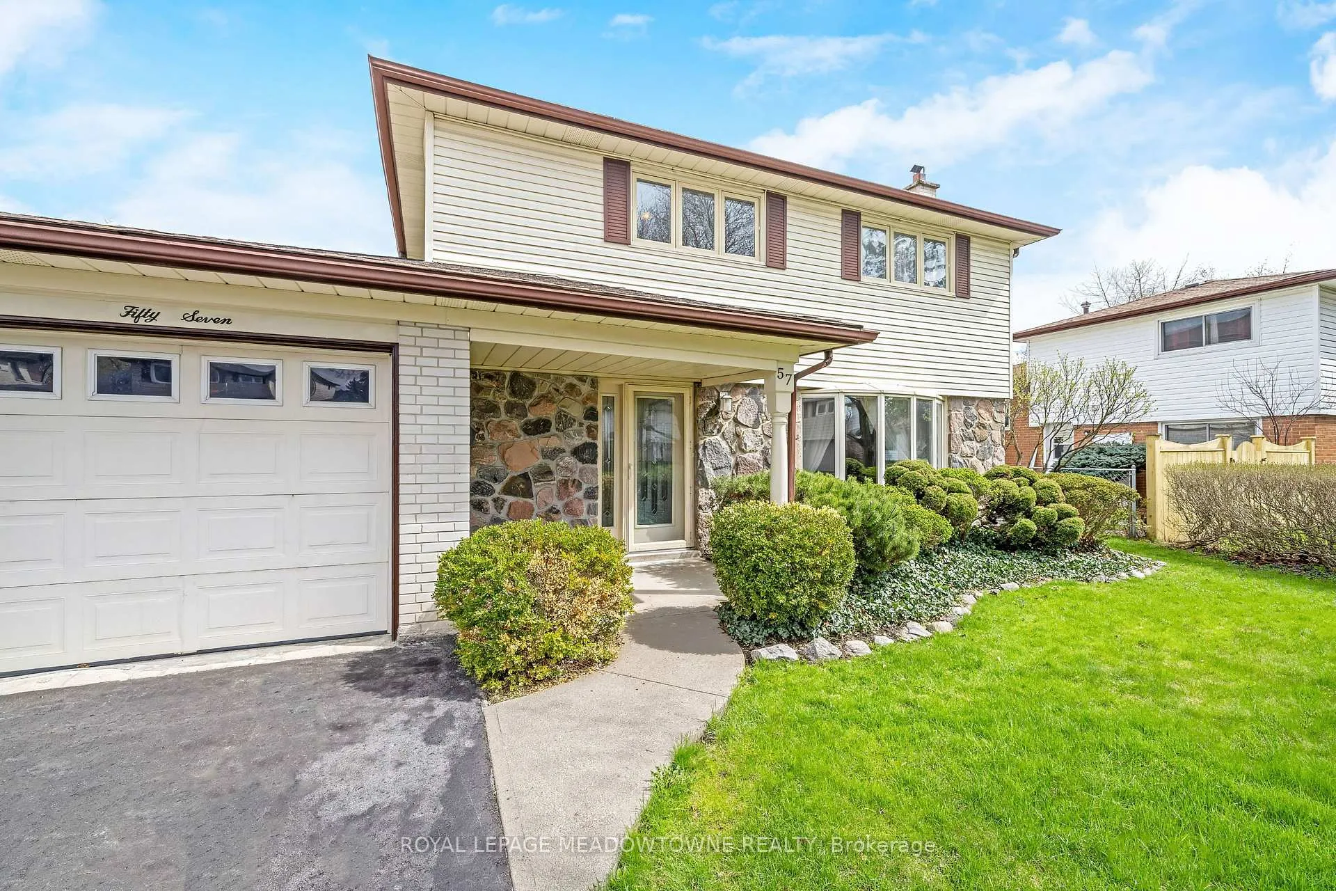 Photo 3 of 57 Inglewood Drive, Brampton, Brampton East — HOMEH