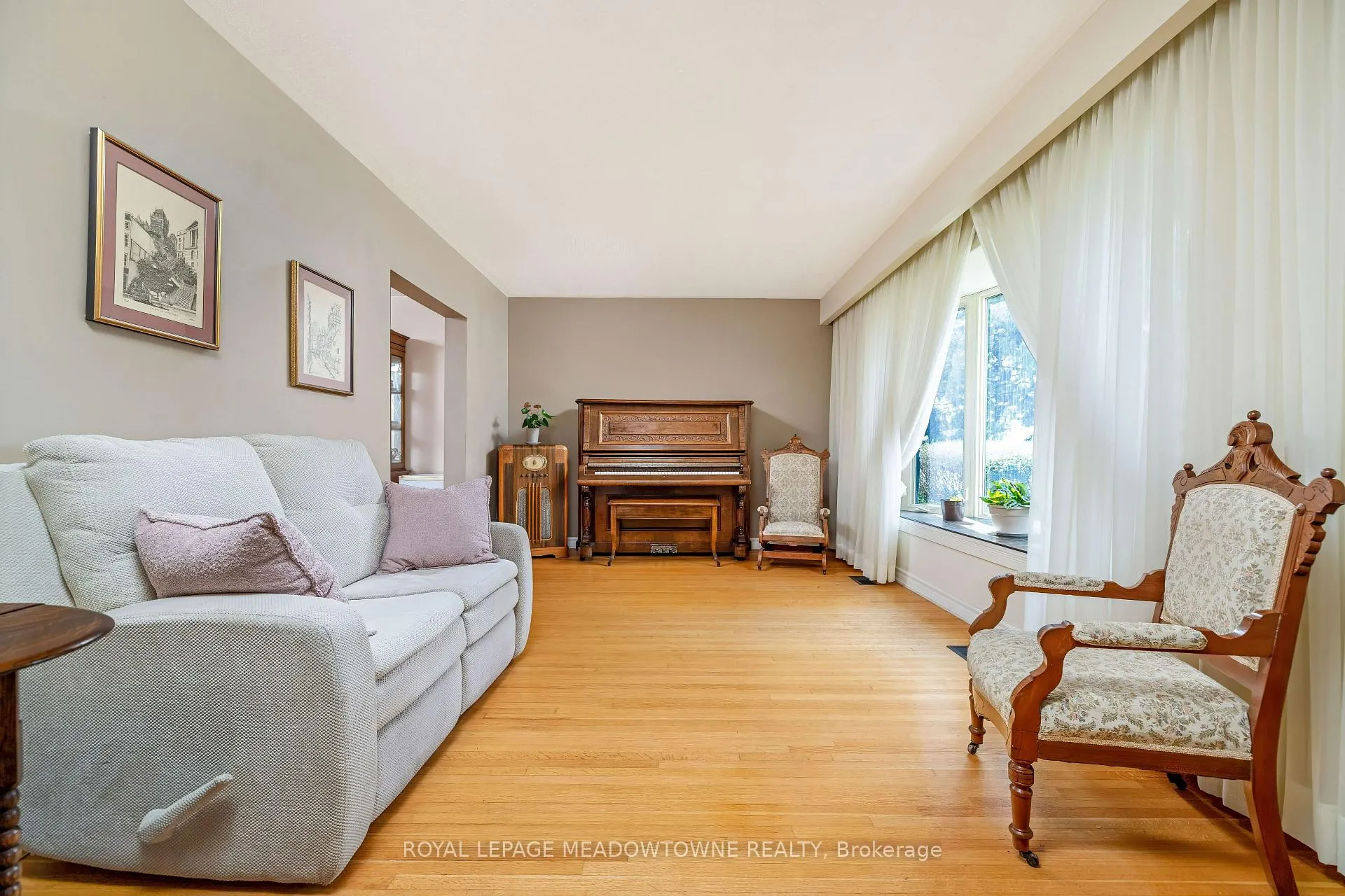 Photo 6 of 57 Inglewood Drive, Brampton, Brampton East — HOMEH
