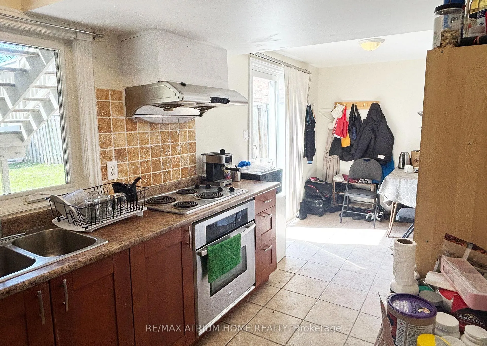 Photo 4 of Unit Basement, 18 Huntington Park Drive, Markham, Thornlea — HOMEH