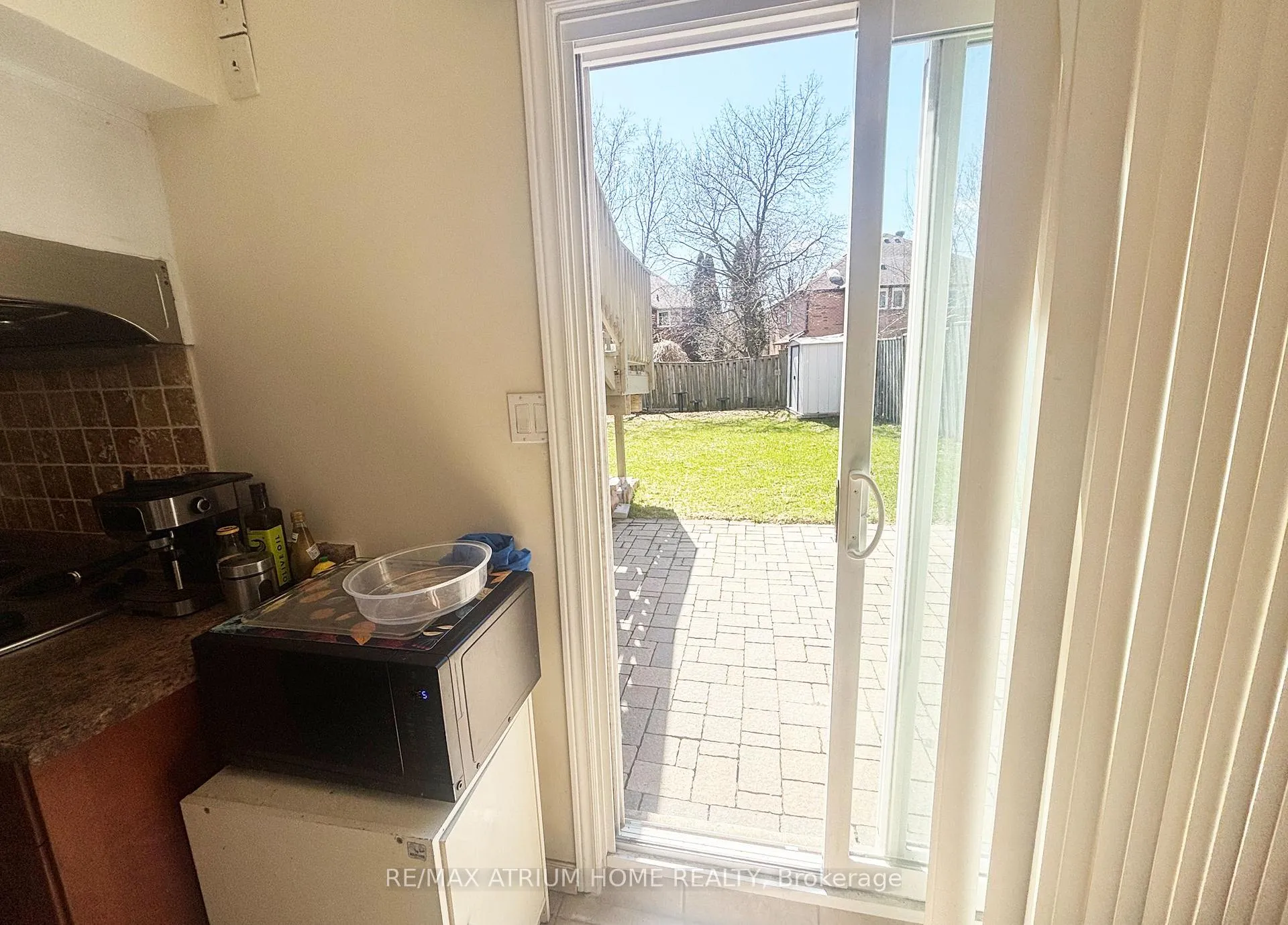 Photo 5 of Unit Basement, 18 Huntington Park Drive, Markham, Thornlea — HOMEH