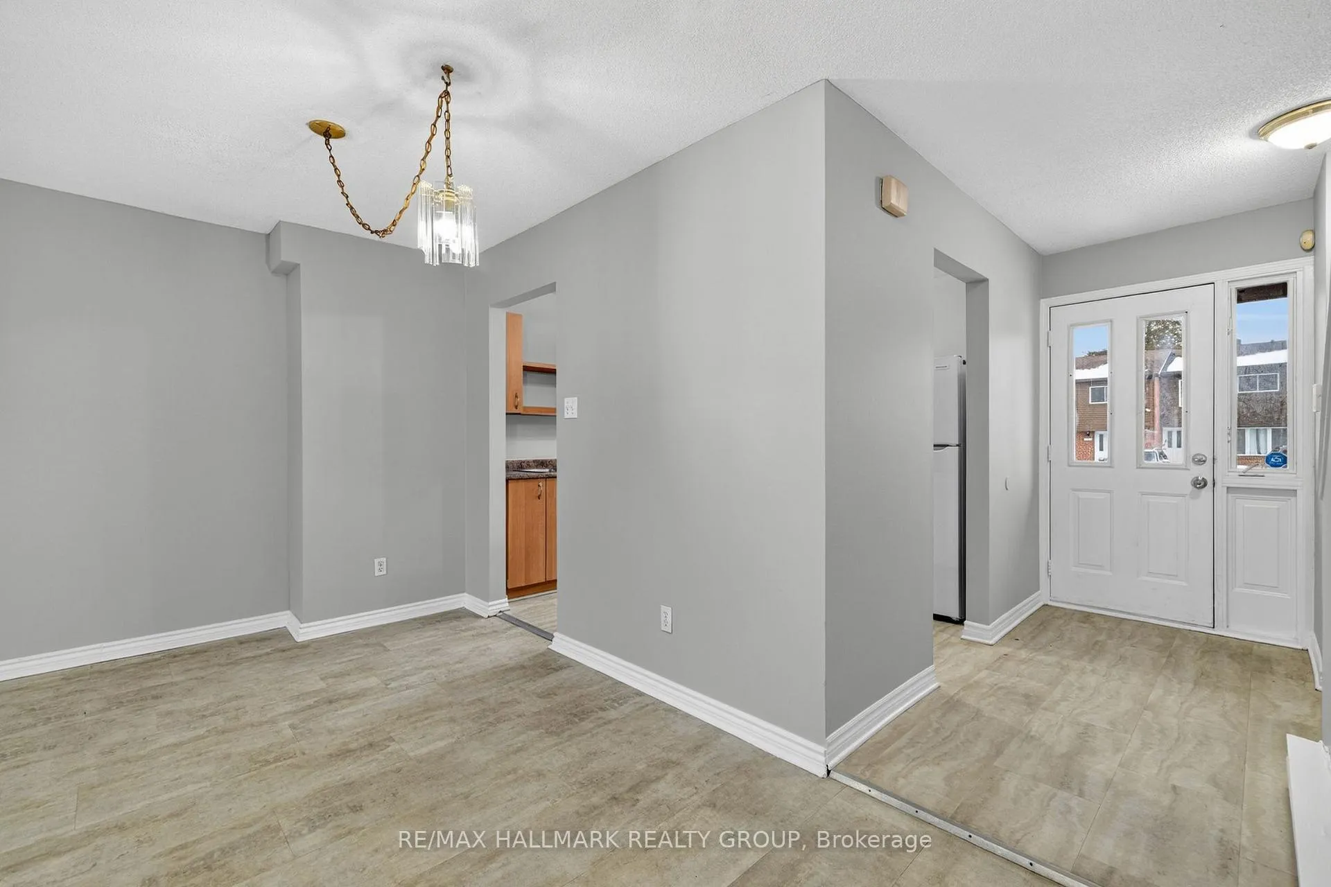 Photo 5 of 3219 Stockton Drive, Ottawa, Blossom Park/Kemp Park/Findlay Creek — HOMEH