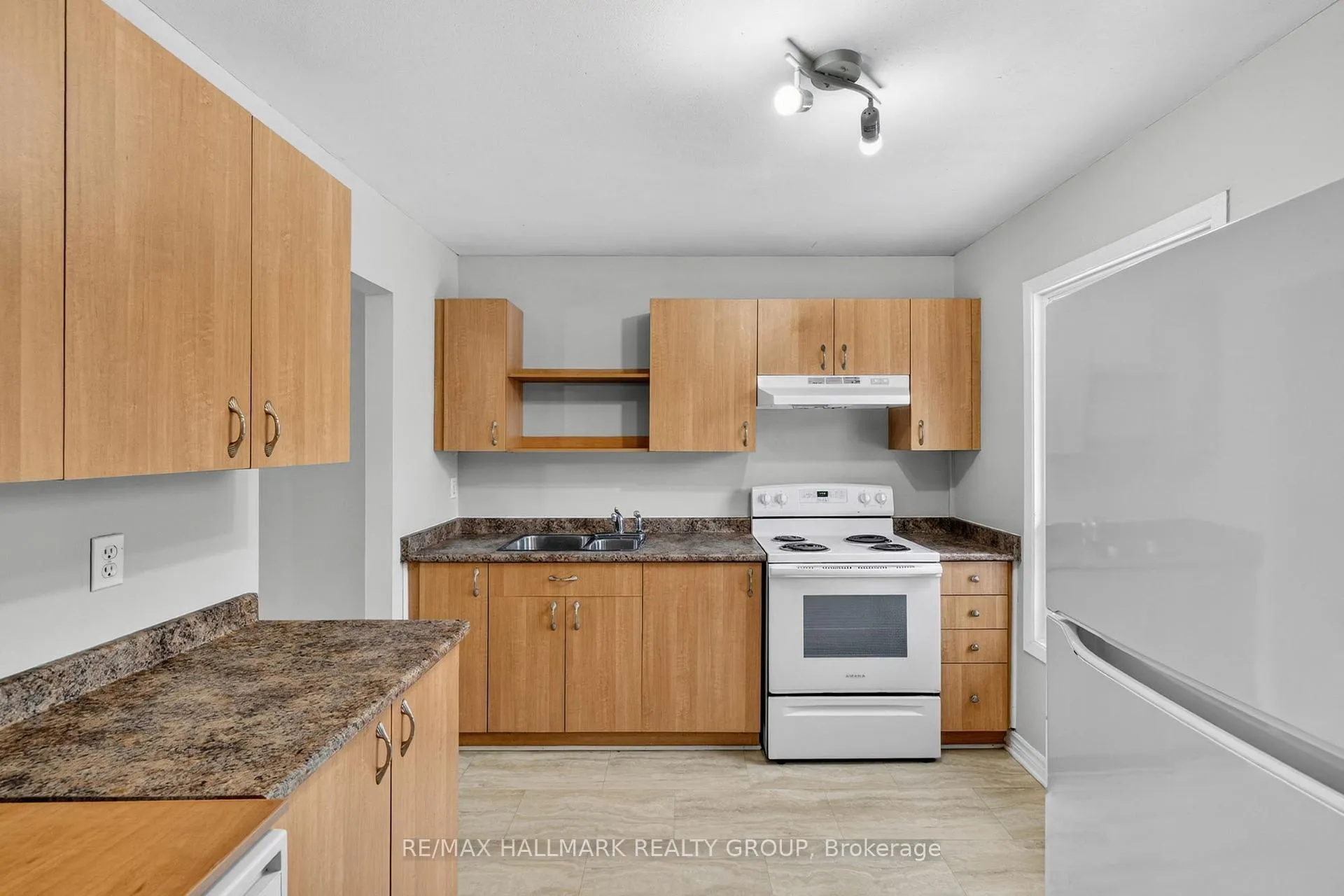 Photo 15 of 3219 Stockton Drive, Ottawa, Blossom Park/Kemp Park/Findlay Creek — HOMEH