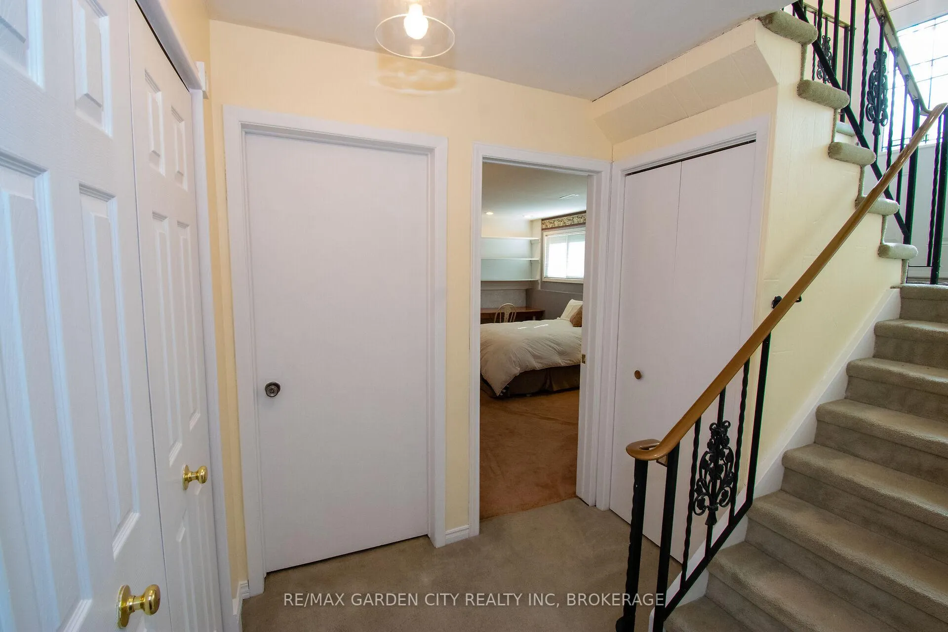 Photo 30 of 22 Shetland Crescent, St. Catharines, E. Chester — HOMEH
