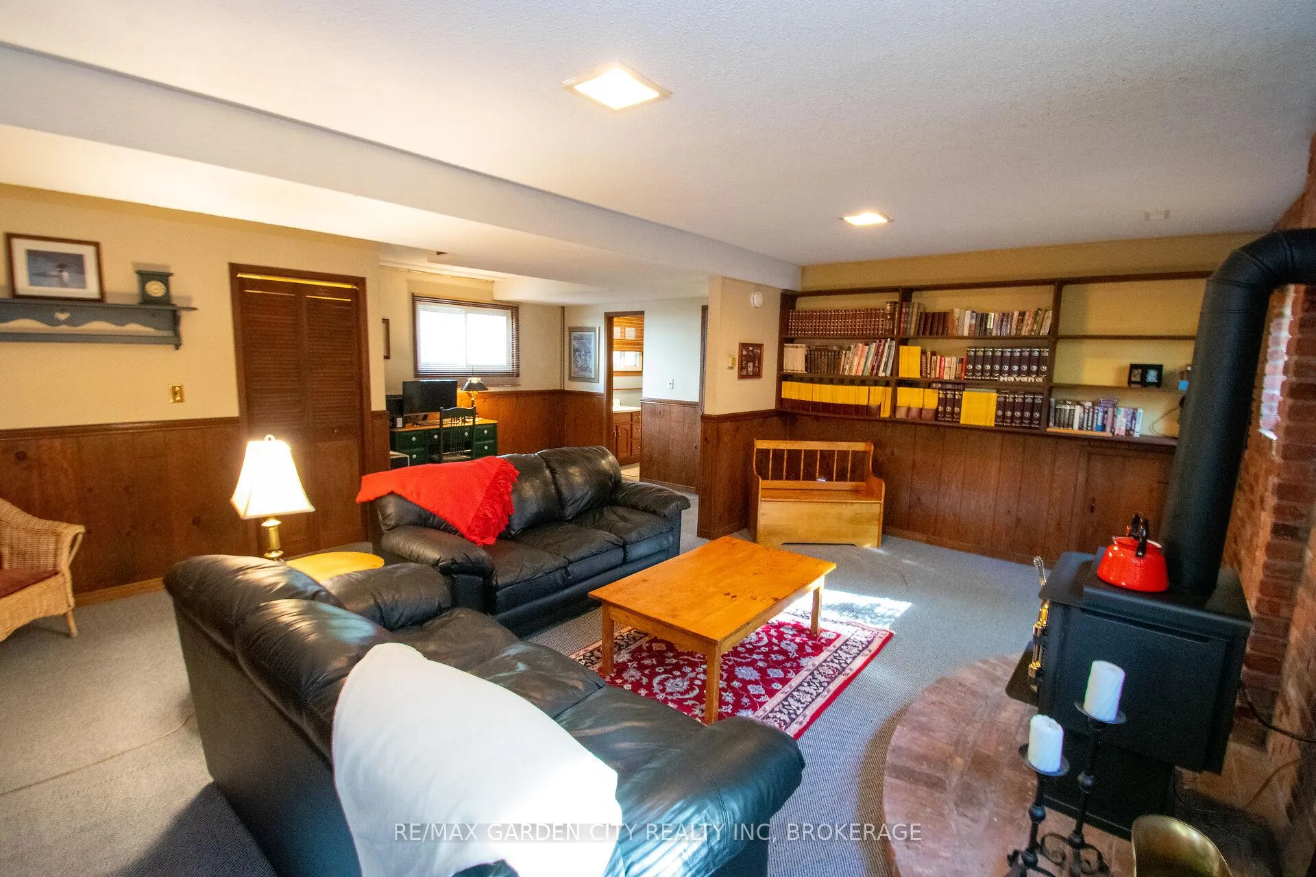 Photo 32 of 22 Shetland Crescent, St. Catharines, E. Chester — HOMEH