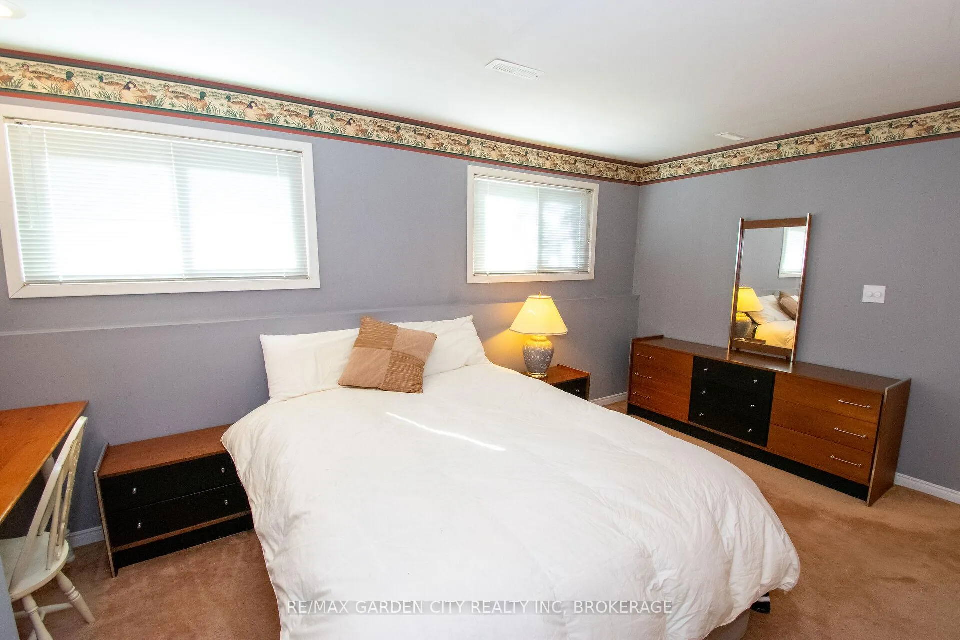 Photo 35 of 22 Shetland Crescent, St. Catharines, E. Chester — HOMEH