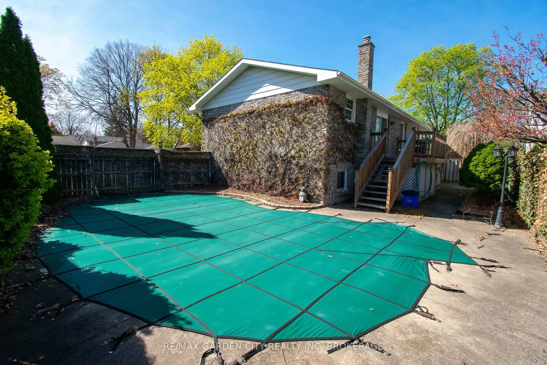 Photo 45 of 22 Shetland Crescent, St. Catharines, E. Chester — HOMEH