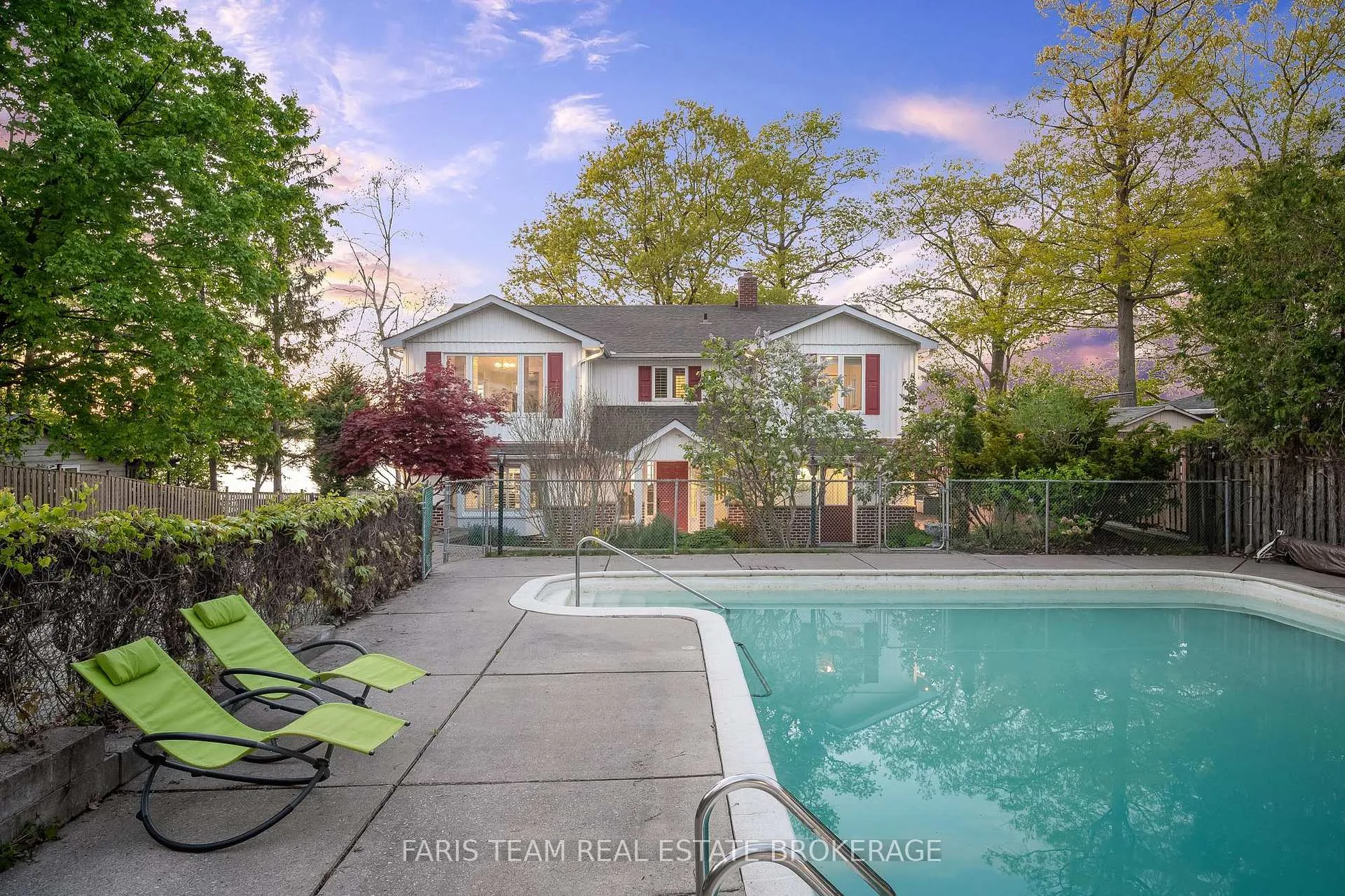 Photo of 10 White Oaks Road