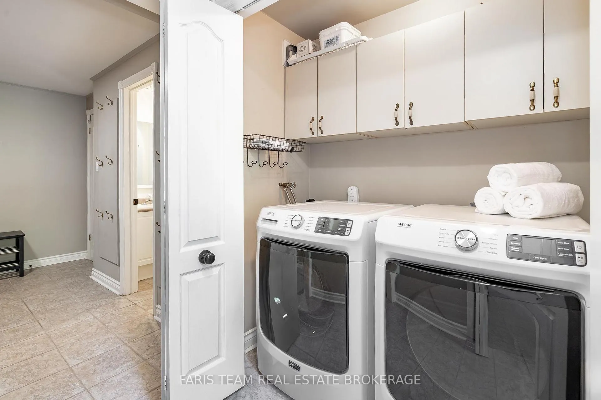 Photo 20 of 10 White Oaks Road, Barrie, South Shore — HOMEH