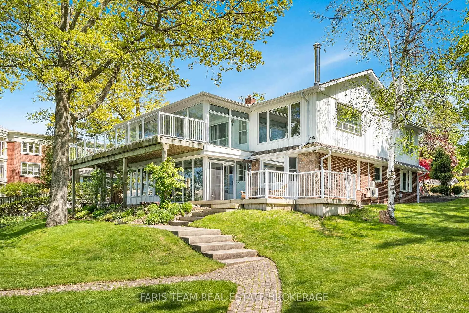 Photo 32 of 10 White Oaks Road, Barrie, South Shore — HOMEH