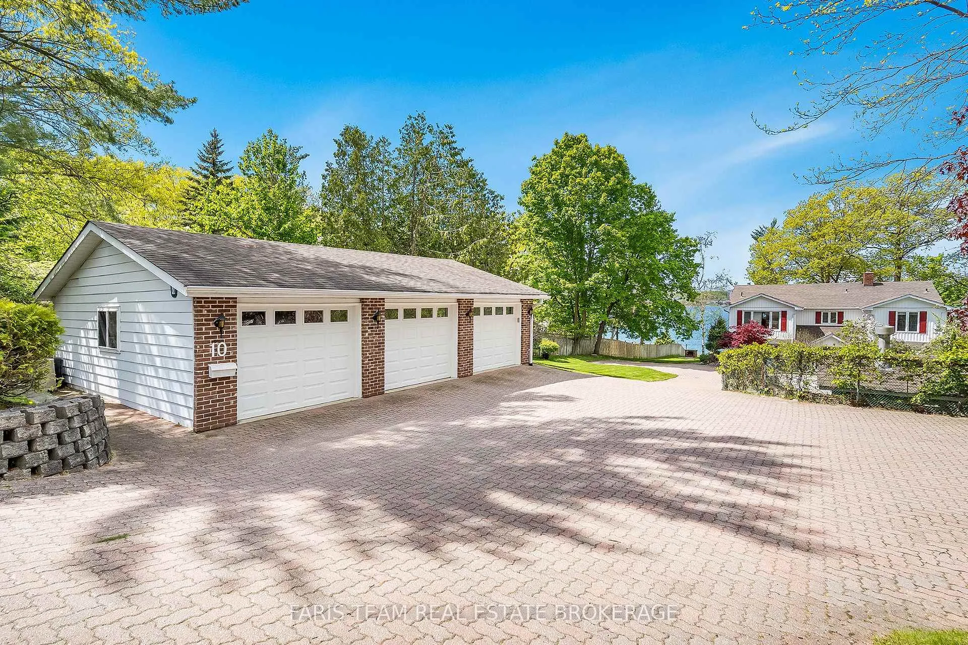 Photo 36 of 10 White Oaks Road, Barrie, South Shore — HOMEH