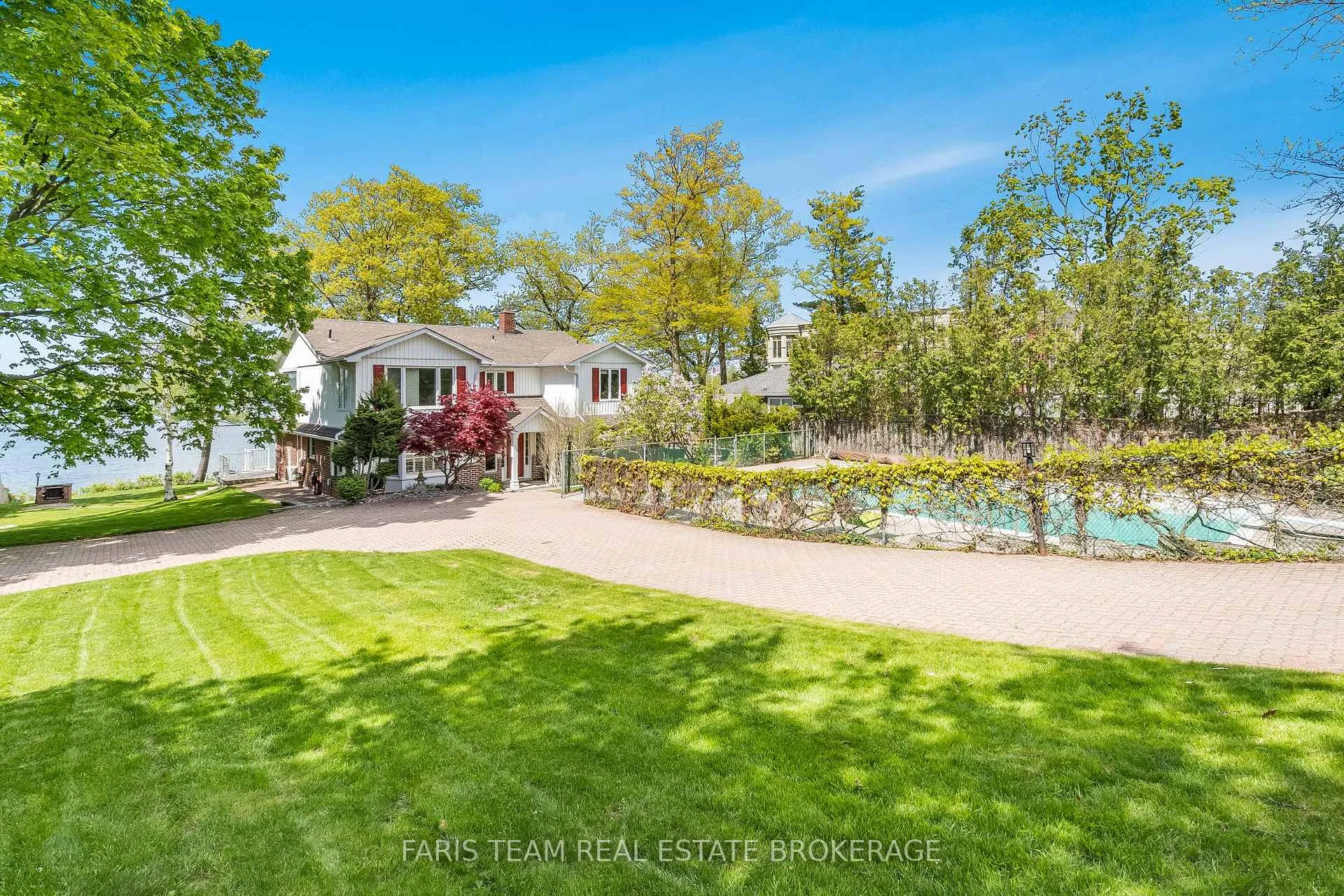 Photo 37 of 10 White Oaks Road, Barrie, South Shore — HOMEH
