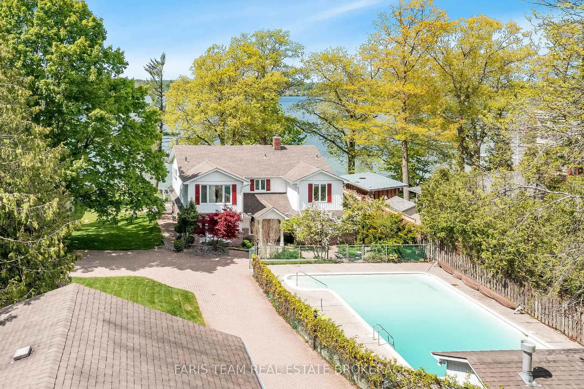 Photo 38 of 10 White Oaks Road, Barrie, South Shore — HOMEH