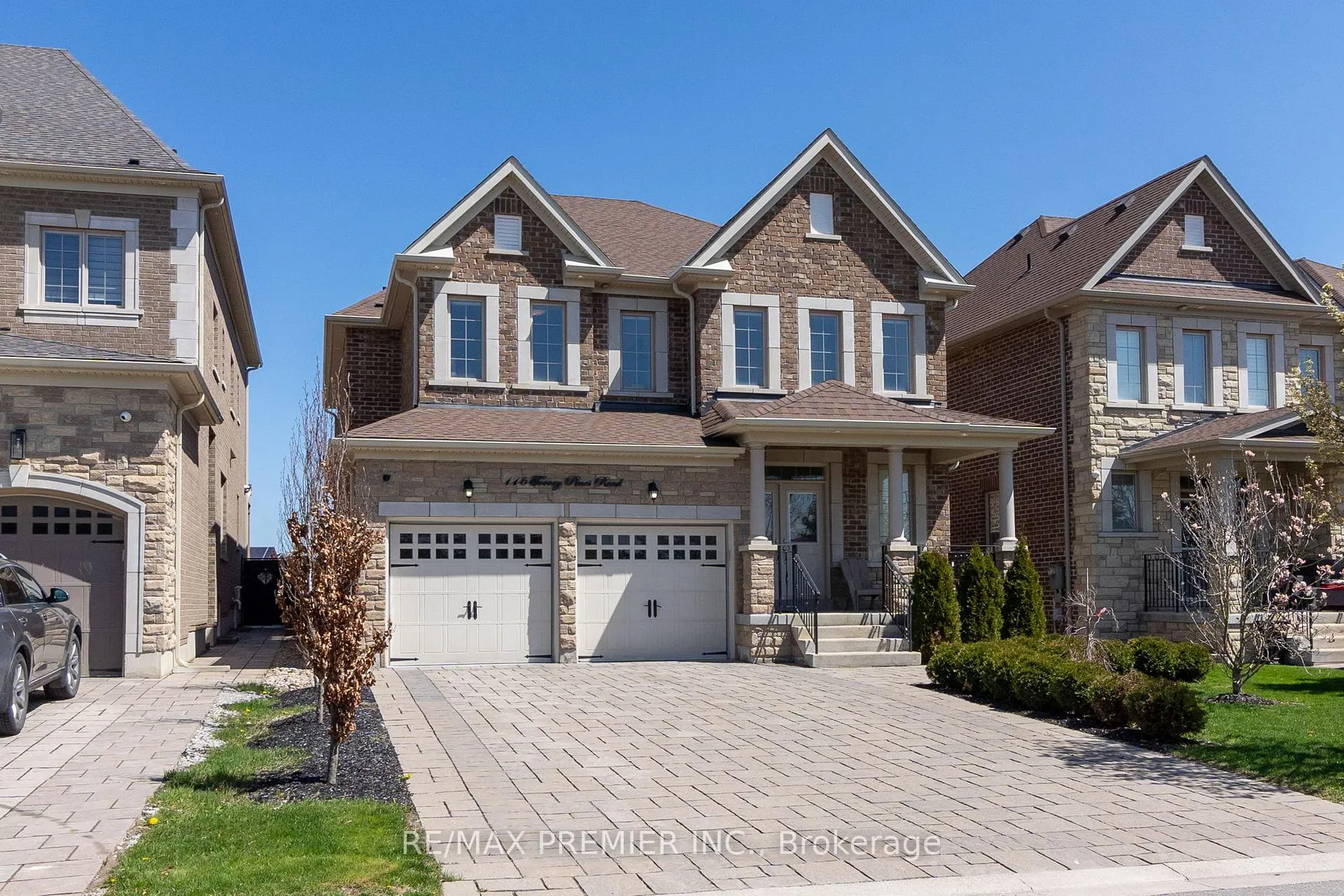 Photo 2 of 116 Torrey Pines Road, Vaughan, Kleinburg — HOMEH