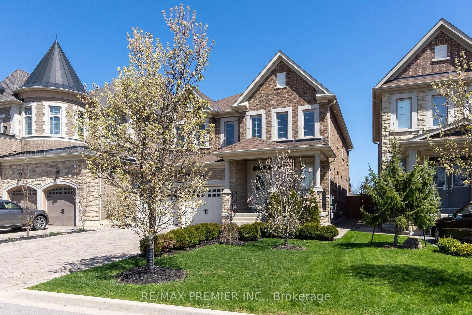 Photo 3 of 116 Torrey Pines Road, Vaughan, Kleinburg — HOMEH