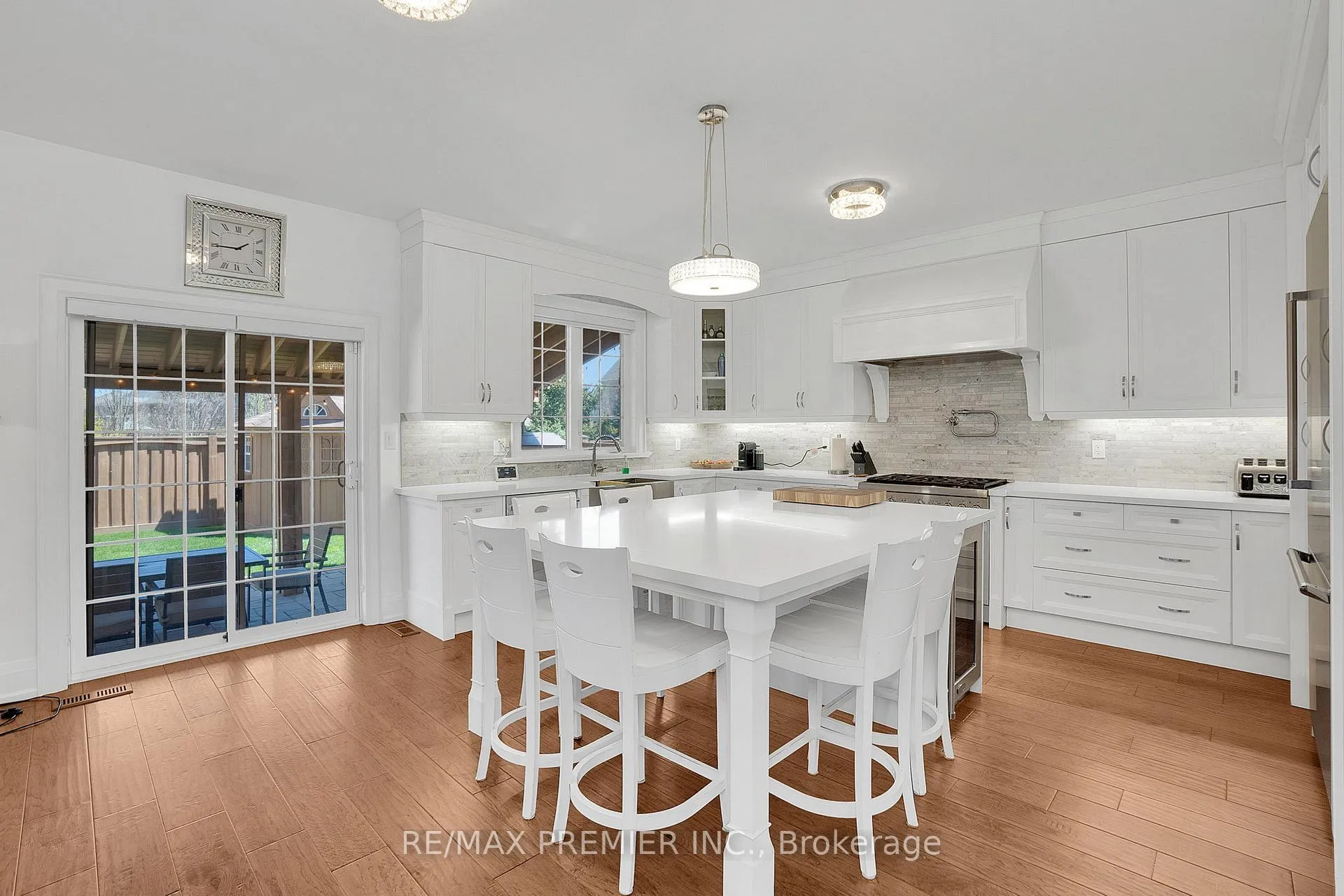 Photo 10 of 116 Torrey Pines Road, Vaughan, Kleinburg — HOMEH