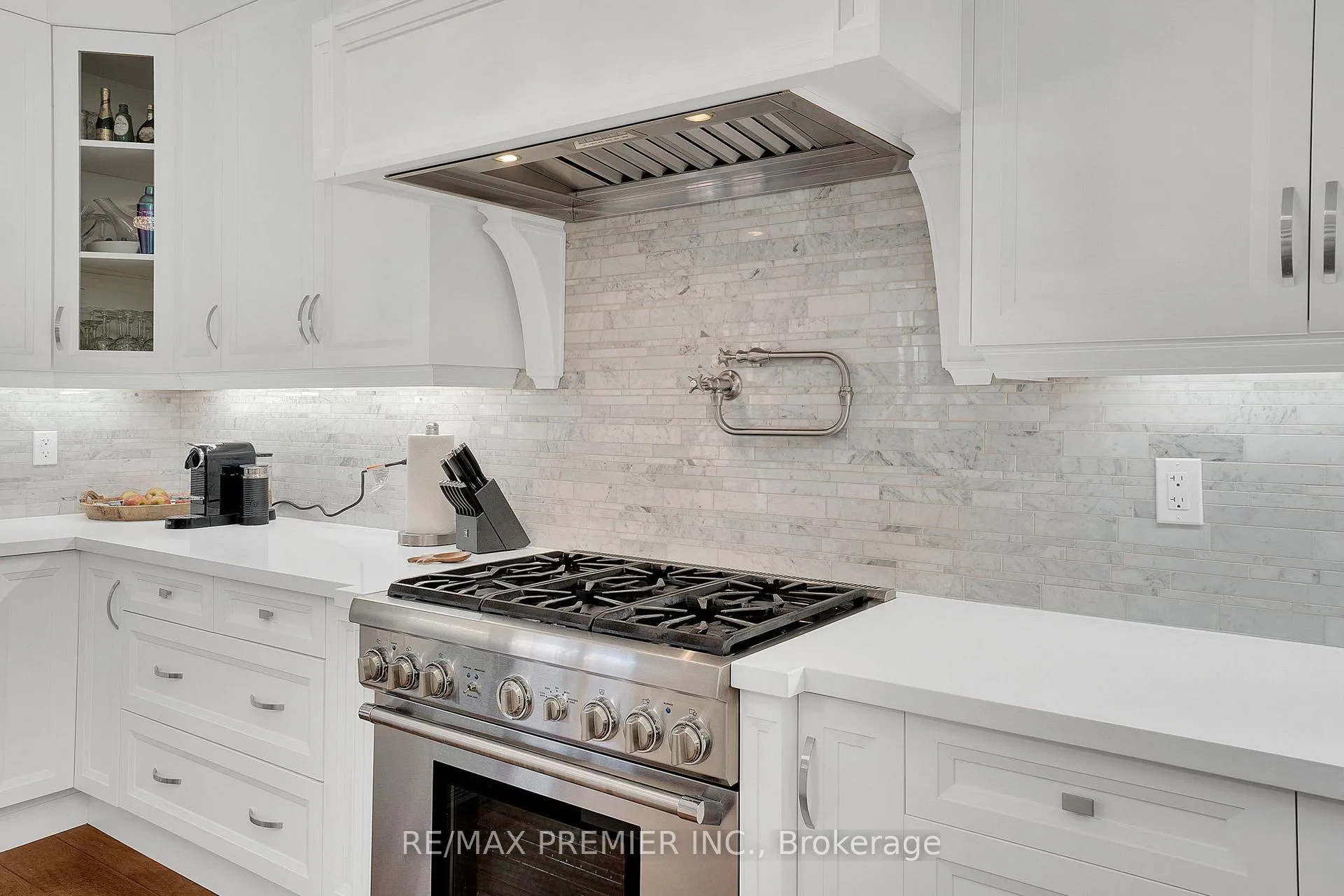 Photo 14 of 116 Torrey Pines Road, Vaughan, Kleinburg — HOMEH