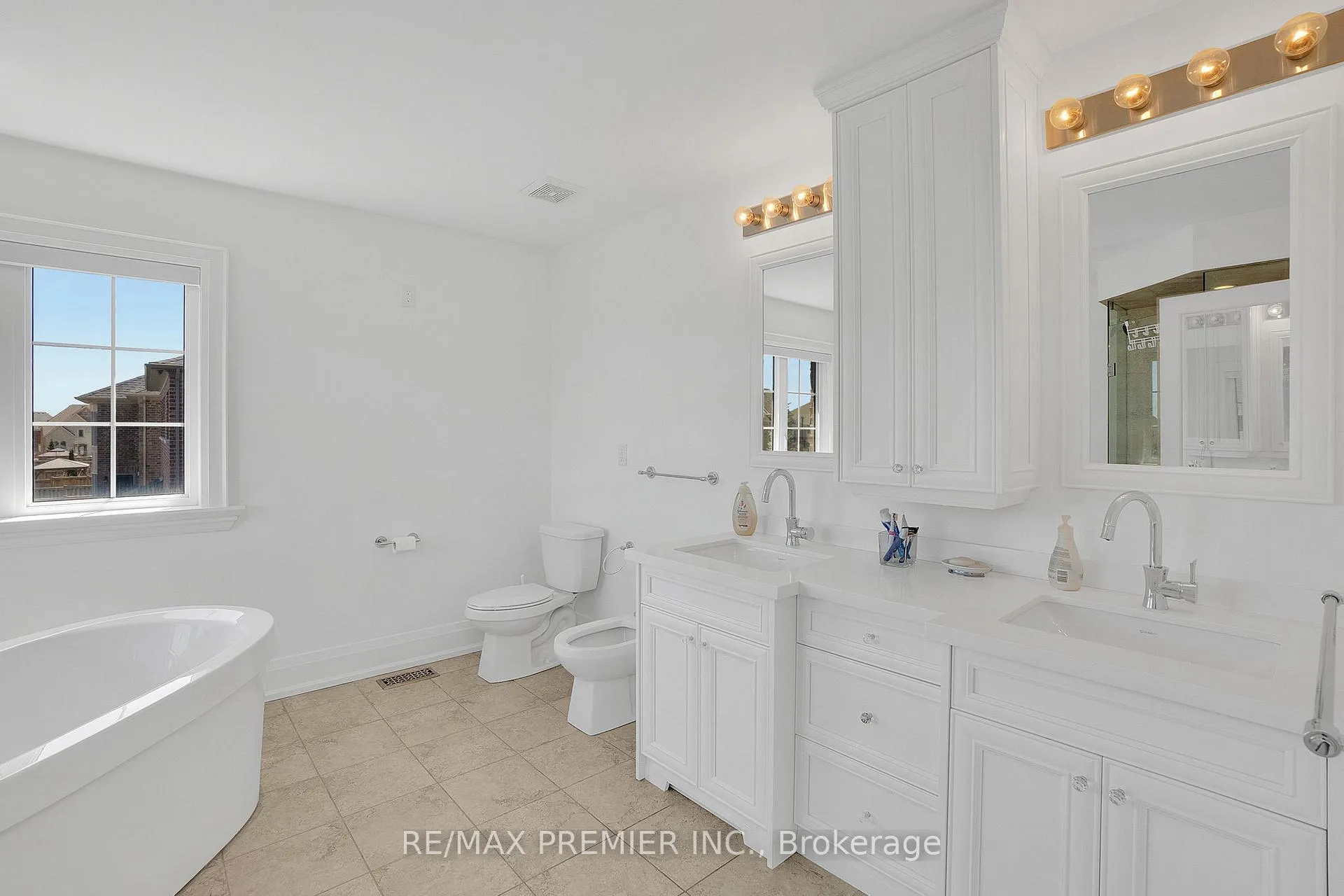 Photo 24 of 116 Torrey Pines Road, Vaughan, Kleinburg — HOMEH