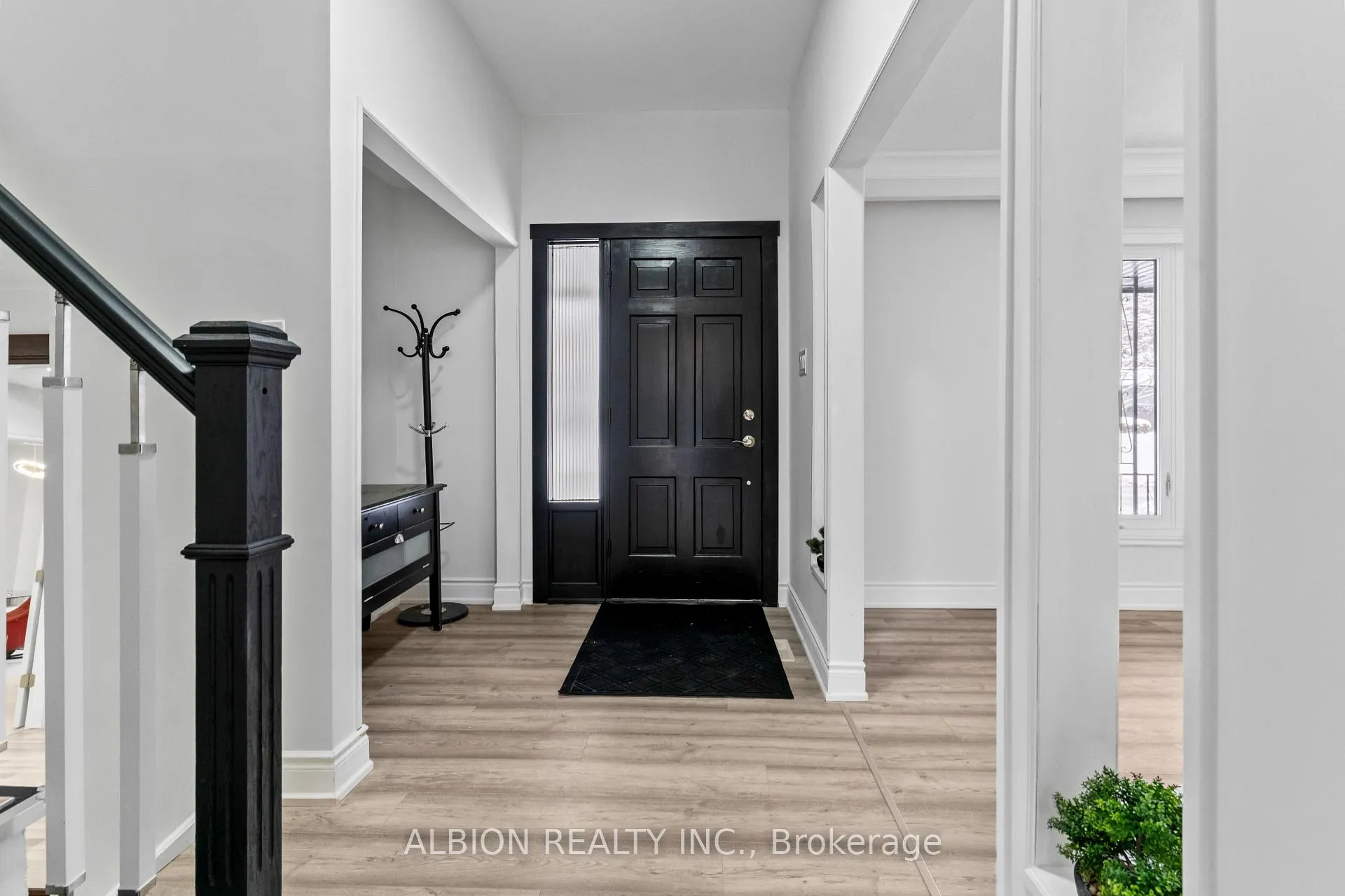 Photo 4 of 39 Westview Crescent, Caledon, Palgrave — HOMEH