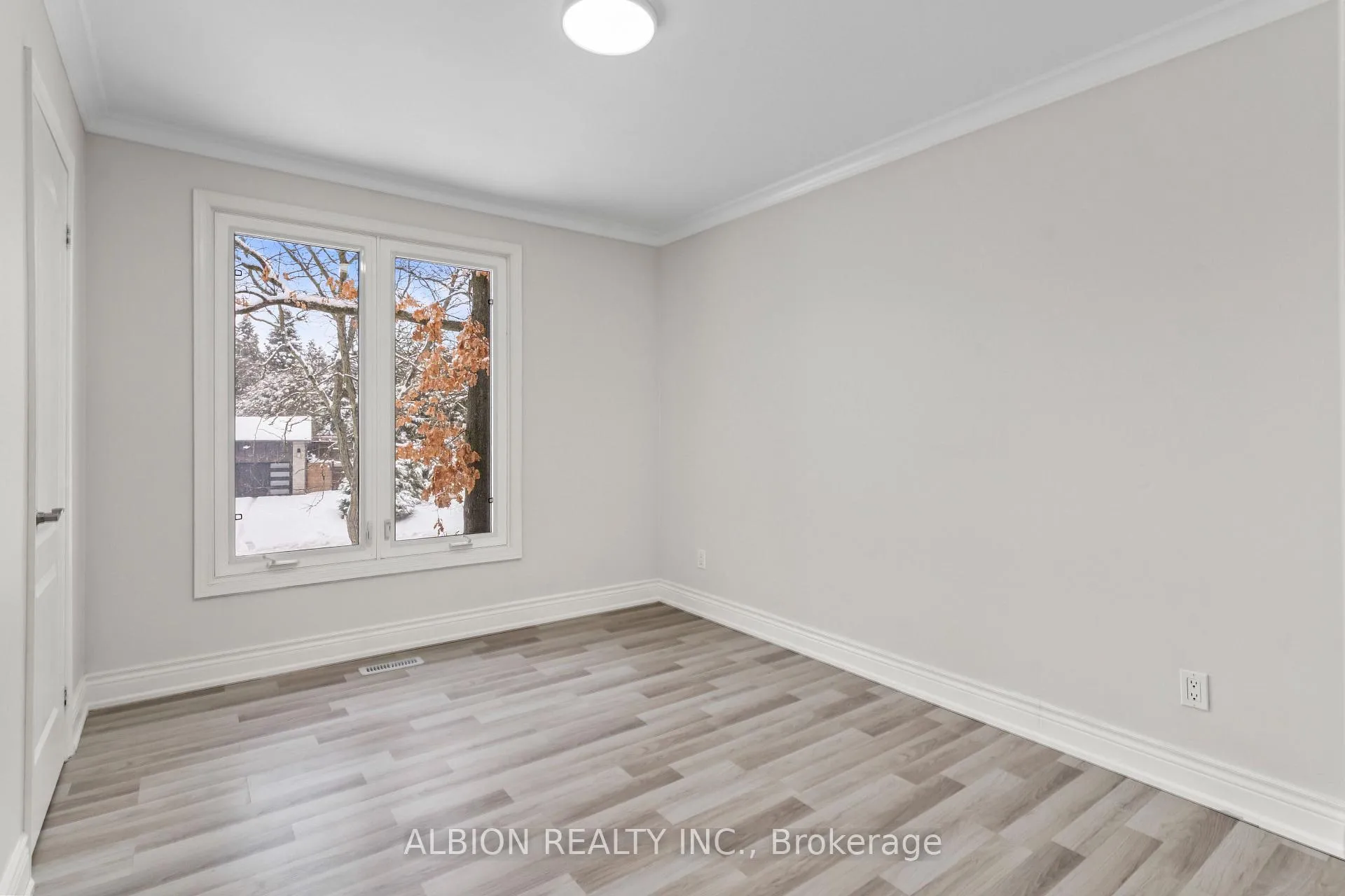 Photo 19 of 39 Westview Crescent, Caledon, Palgrave — HOMEH