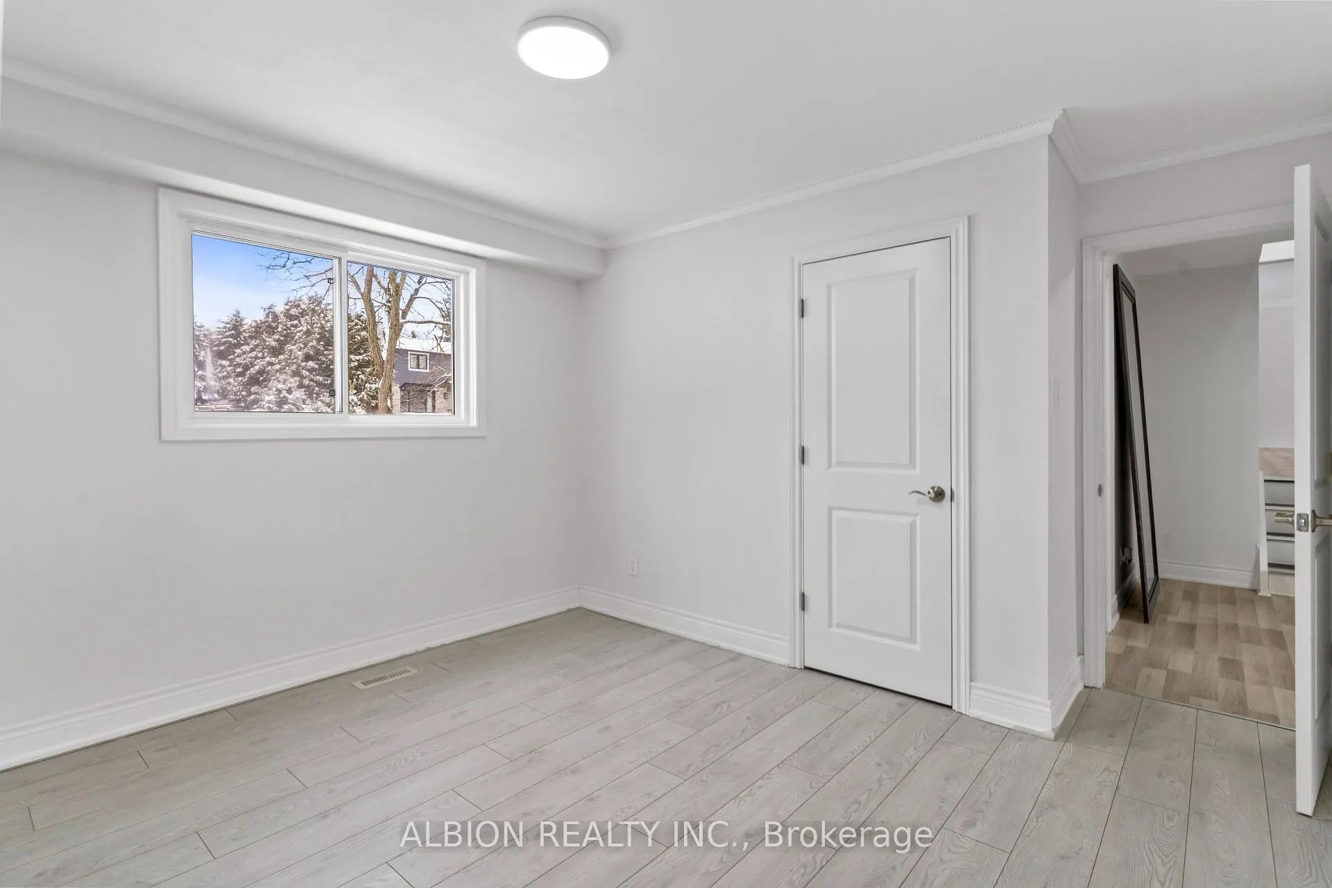 Photo 24 of 39 Westview Crescent, Caledon, Palgrave — HOMEH