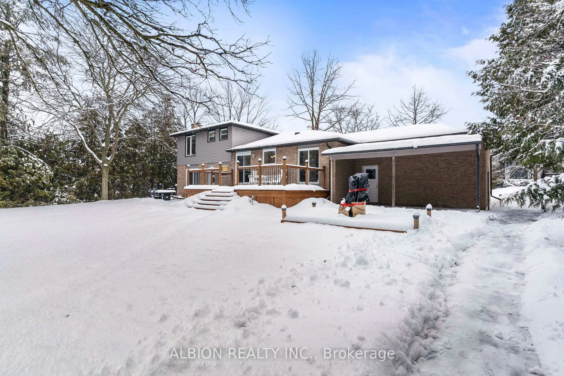 Photo 32 of 39 Westview Crescent, Caledon, Palgrave — HOMEH