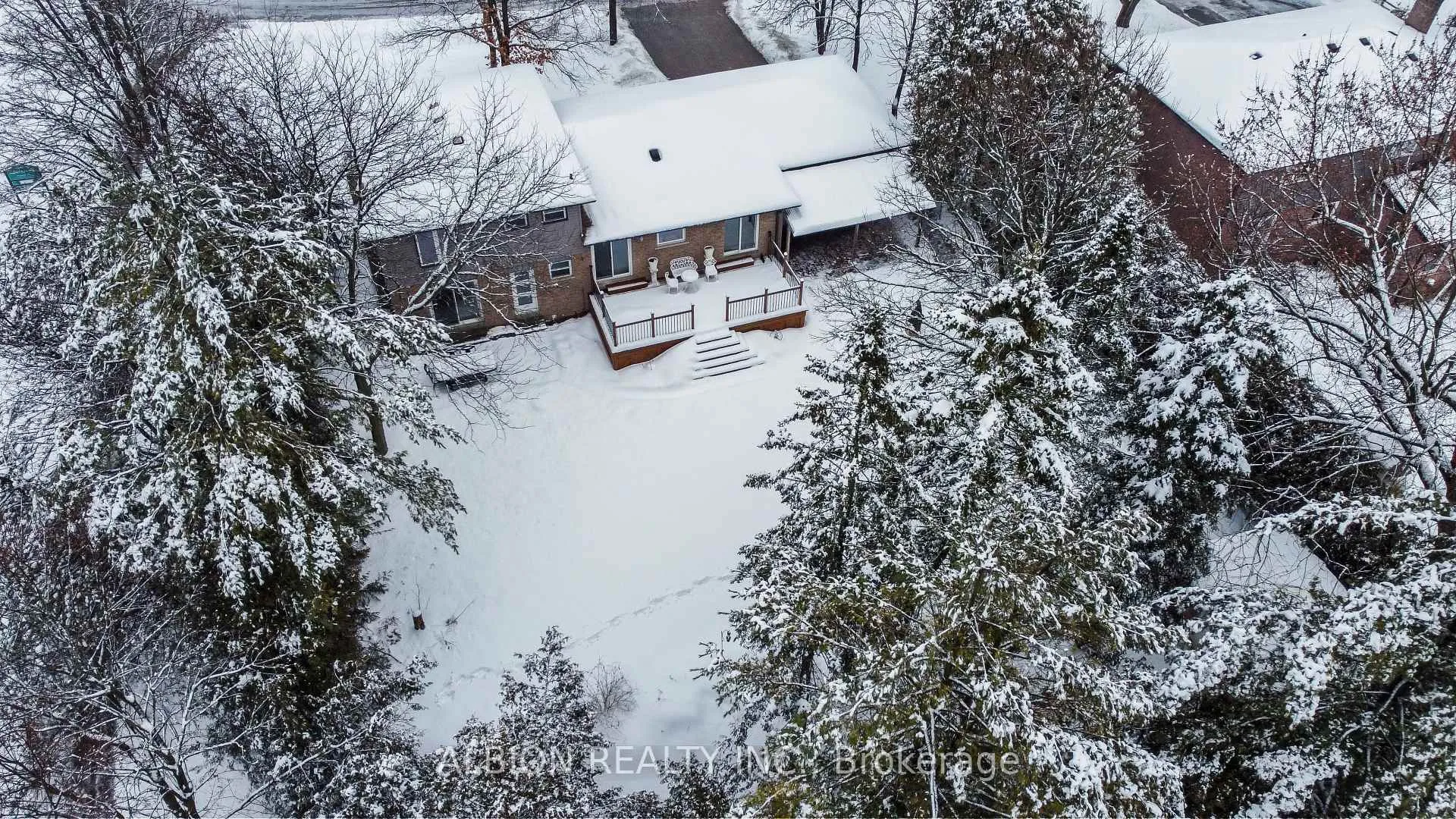 Photo 35 of 39 Westview Crescent, Caledon, Palgrave — HOMEH