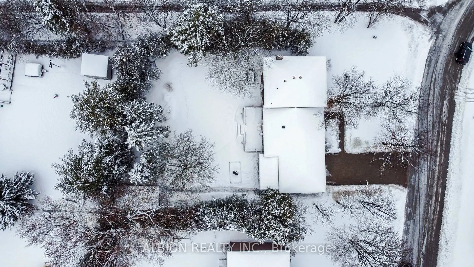 Photo 36 of 39 Westview Crescent, Caledon, Palgrave — HOMEH